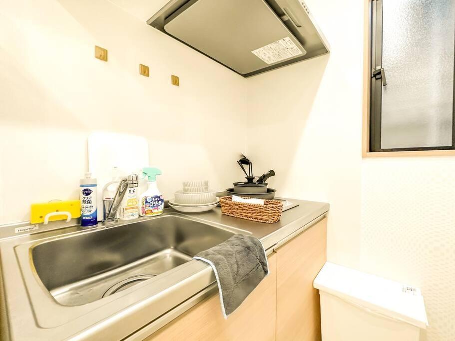 全新～和風獨立屋*兩浴兩衛*商店街*大型超市*車站4分鐘*機場鐵路35分鐘直達 提供接送機/導遊服務 Holiday home Osaka