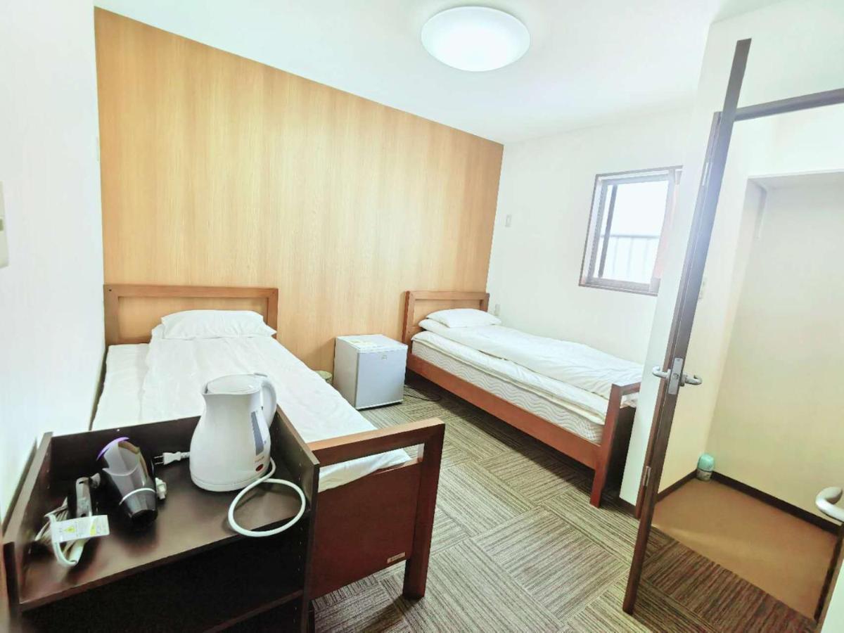 ホステル今鶴 ダブルルーム 301号室 Guest house Osaka