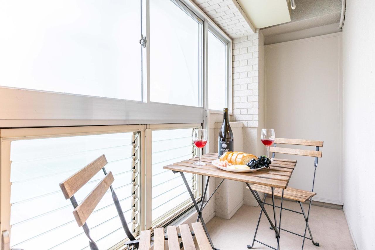 Apartment River Side Namba 202 *