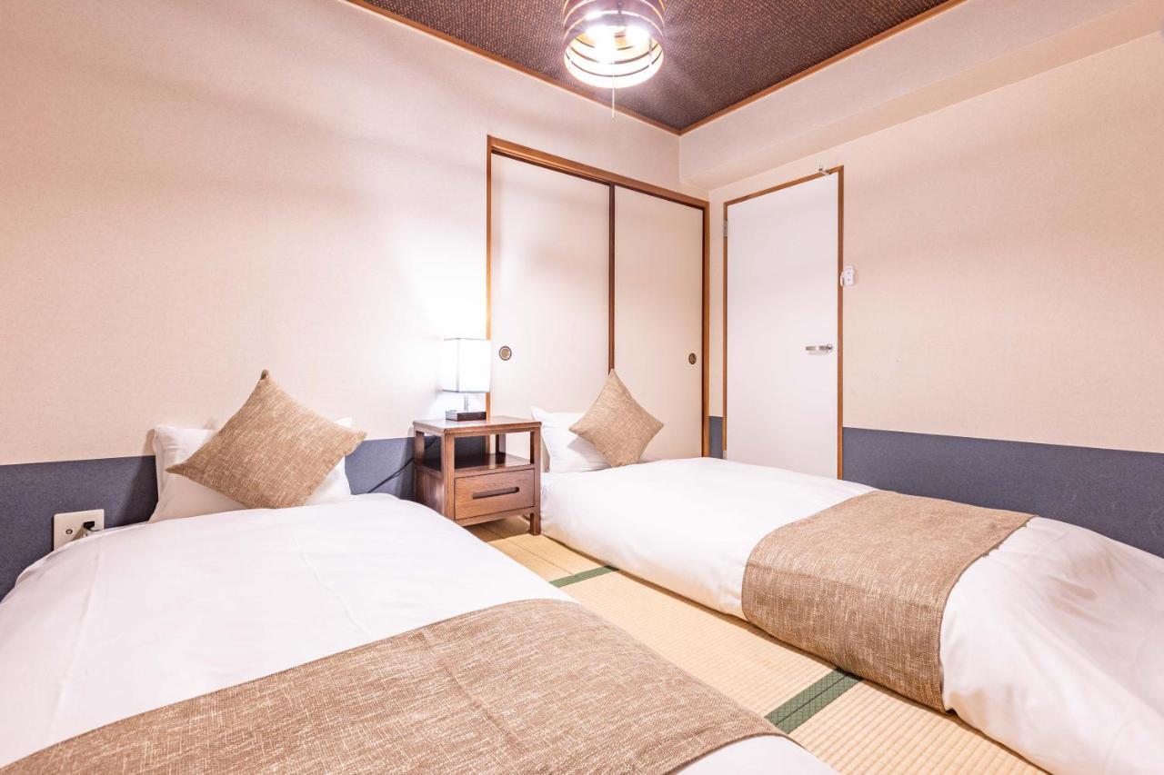 Apartment River Side Namba 202 *