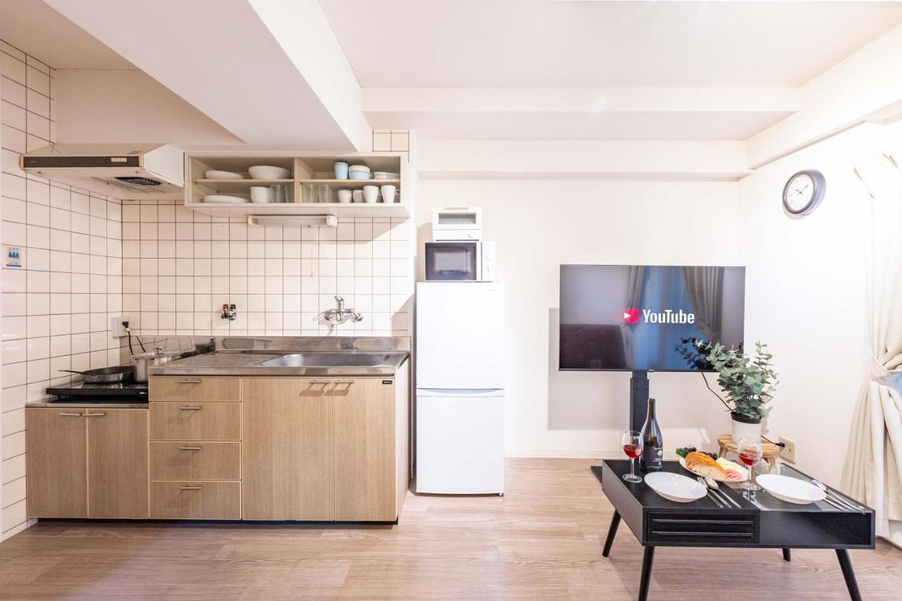 Apartment River Side Namba 202 *