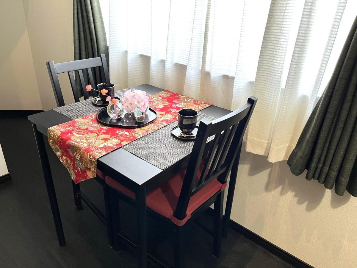 Holiday home New-130m2 With 5toilets & 4 Showers-namba And Usj Nearby *