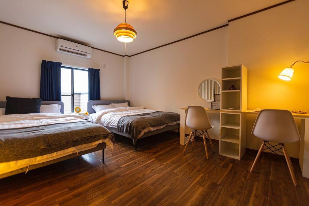 静かな住宅街の4ベッドルームステイ Villa *