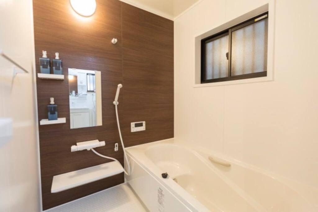 Villa 静かな住宅街の4ベッドルームステイ Osaka