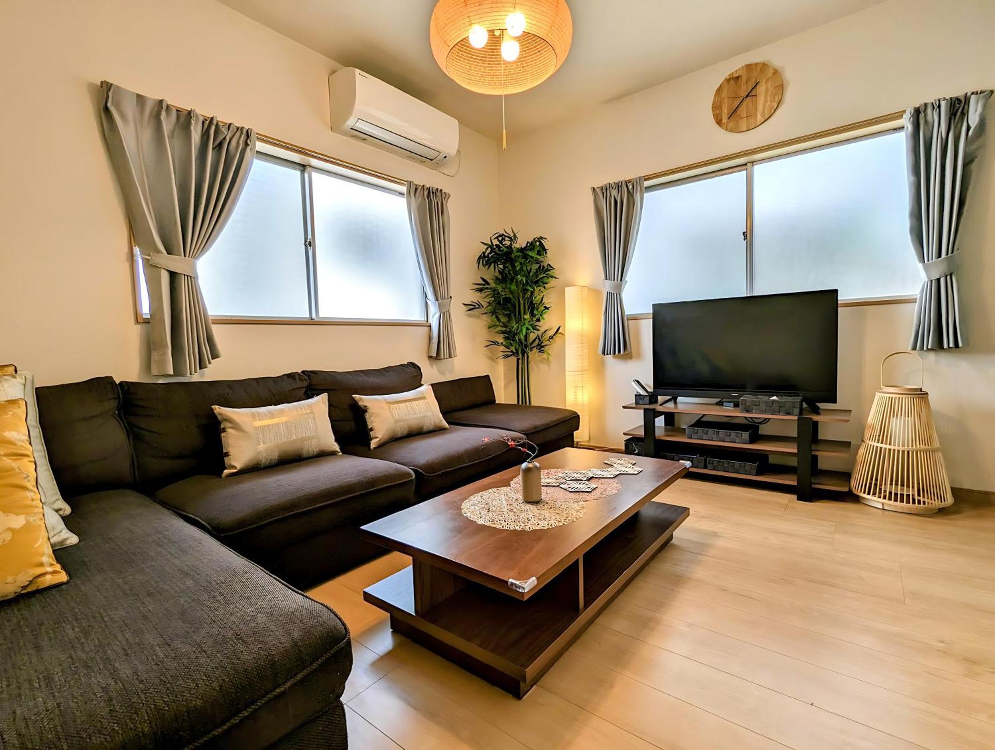 Tsukiyume - House With Parking, 10mins To Usj, Tennoji, Namba