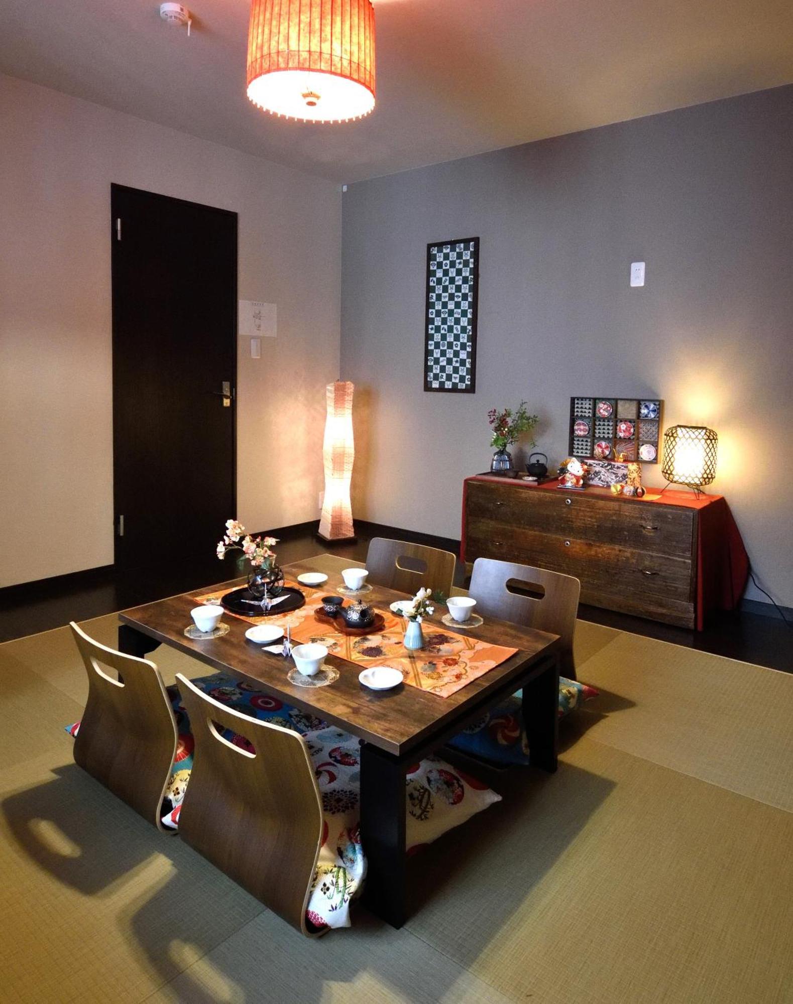 Holiday home New-130m2 With 5toilets & 4 Showers-namba And Usj Nearby Osaka