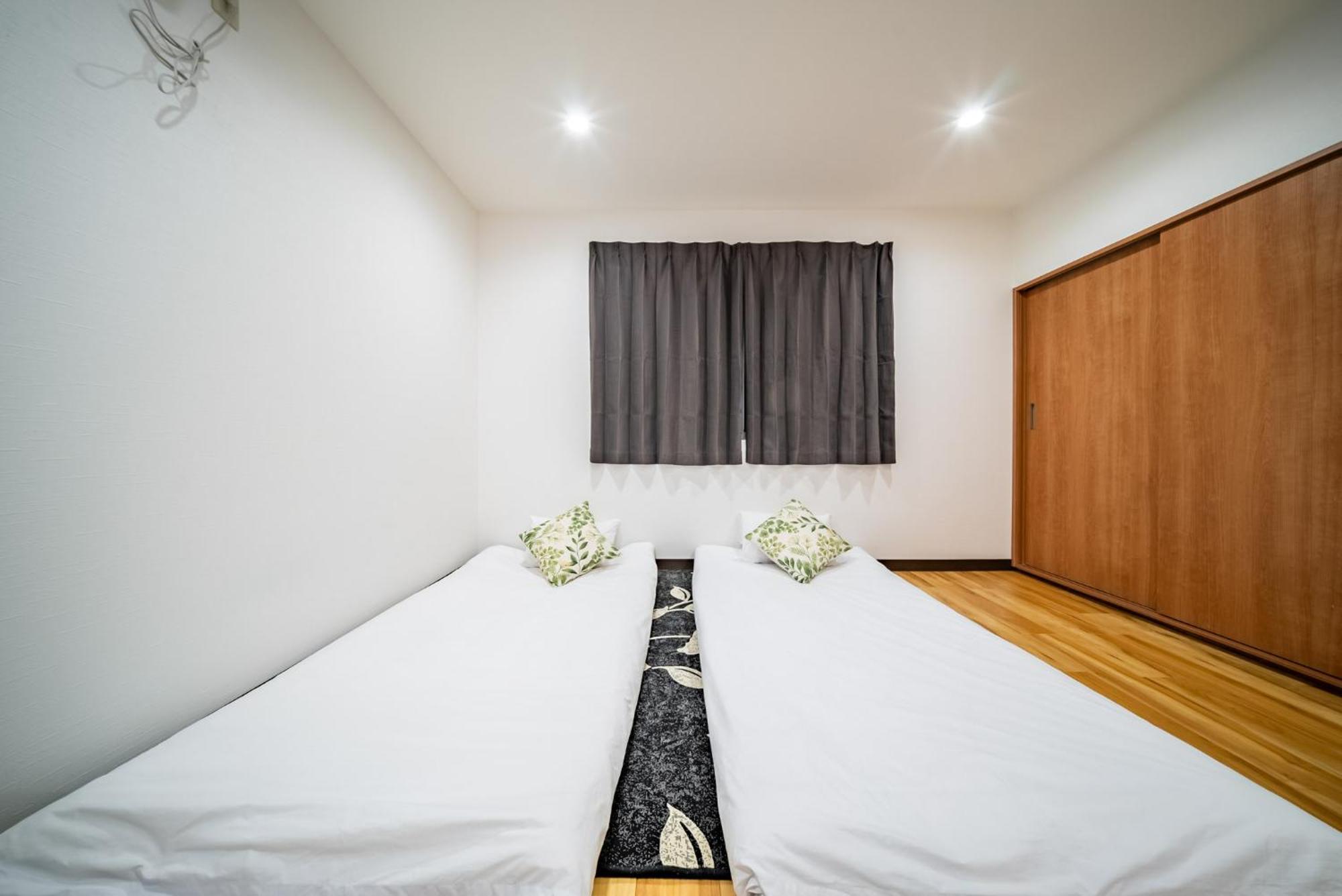 Apartamento 梟の宿 岛之内2号馆 步行200m至道顿堀! 徒步5分钟日本桥站! 心斋桥8分钟 黑门市场15分种徒步圈内 !中央区66平方2间房可住7人 *