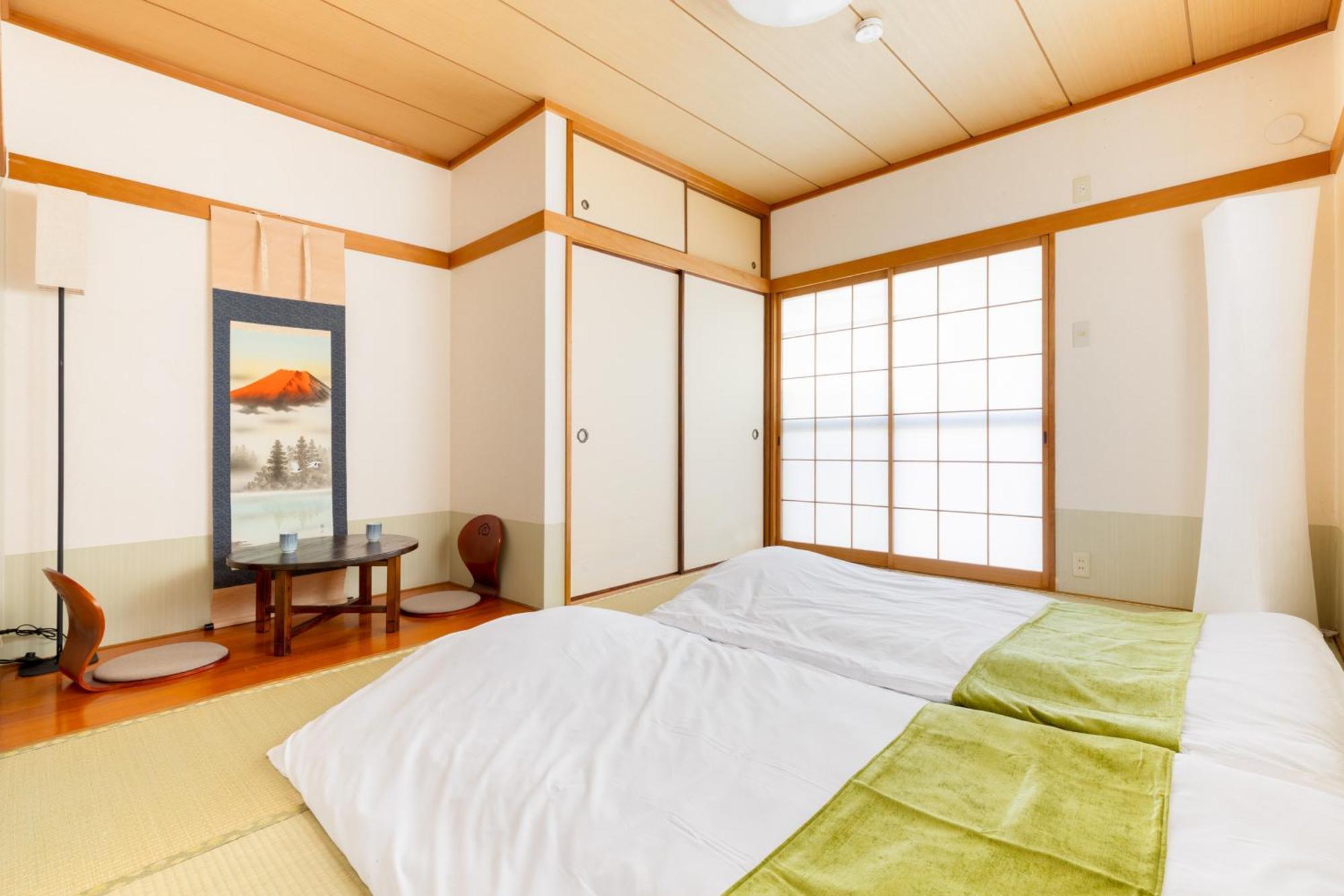 Umeda 15 Min, Airport 40 Min, Usj 30 Min, Quiet Residential Neighborhood 5ldk Japanese Style House For Groups And Families Apartment