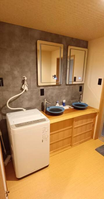谷町白-日式原木风格整栋民宿 Holiday home *