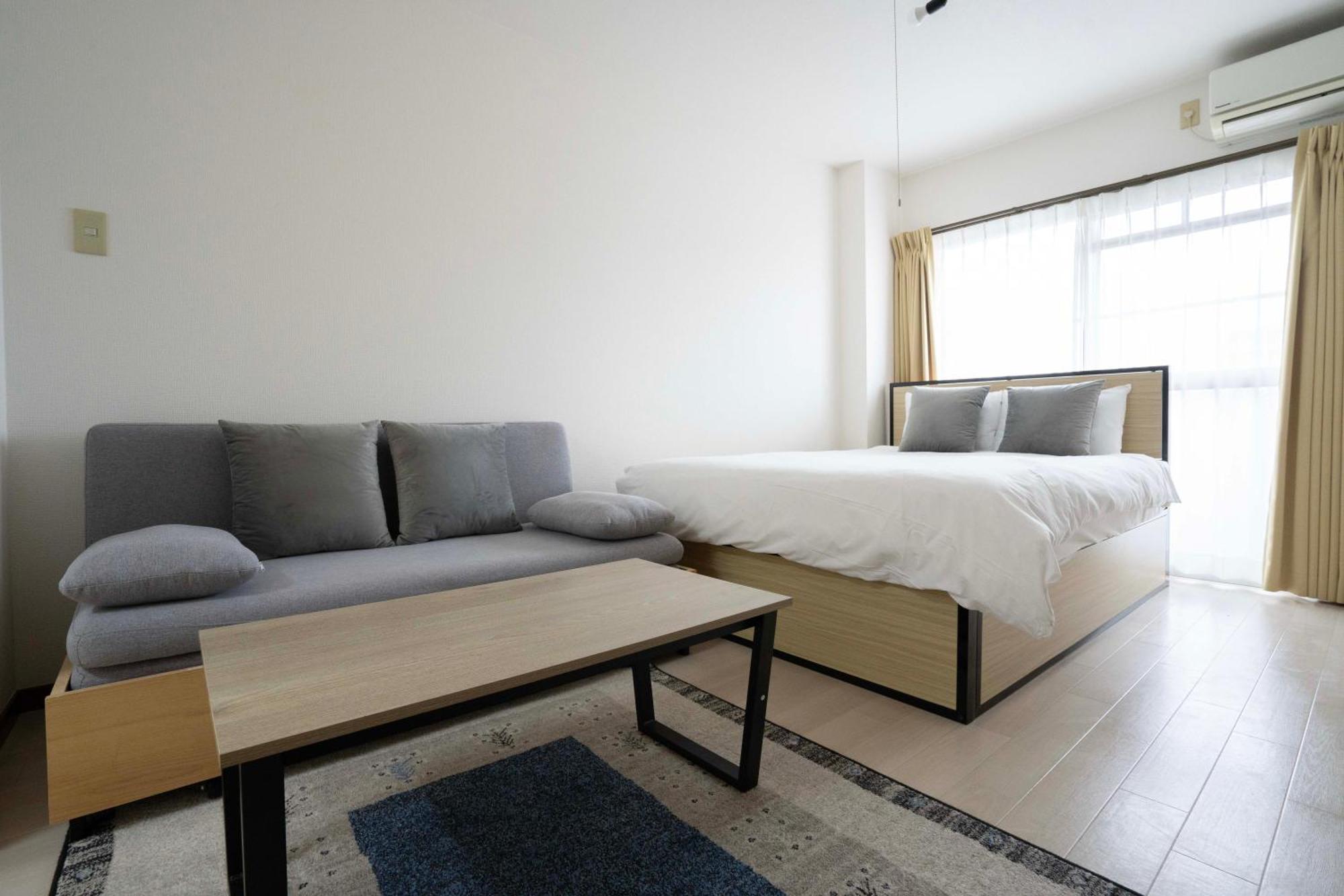 Megadome West Apartment *