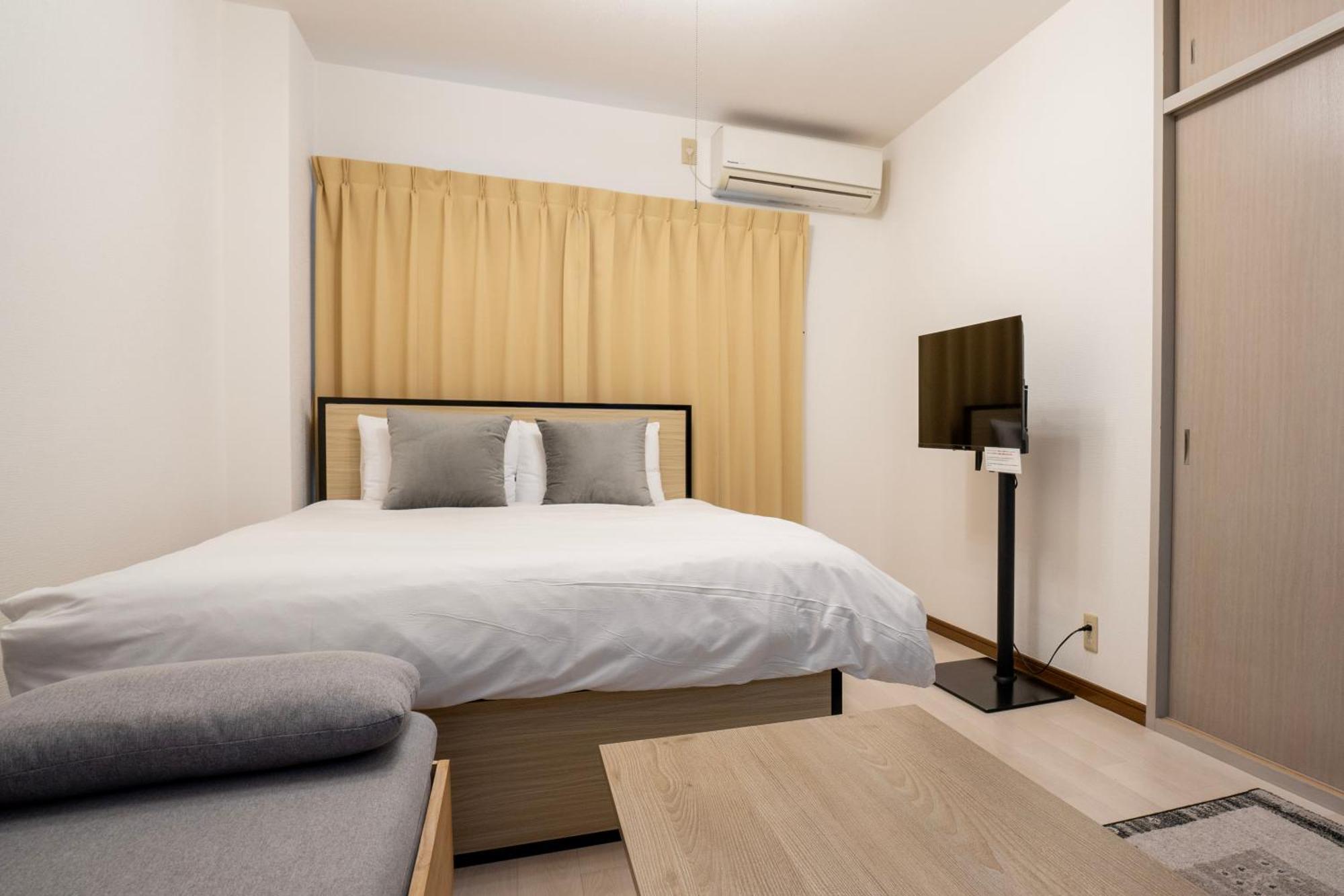 Megadome West Apartment *