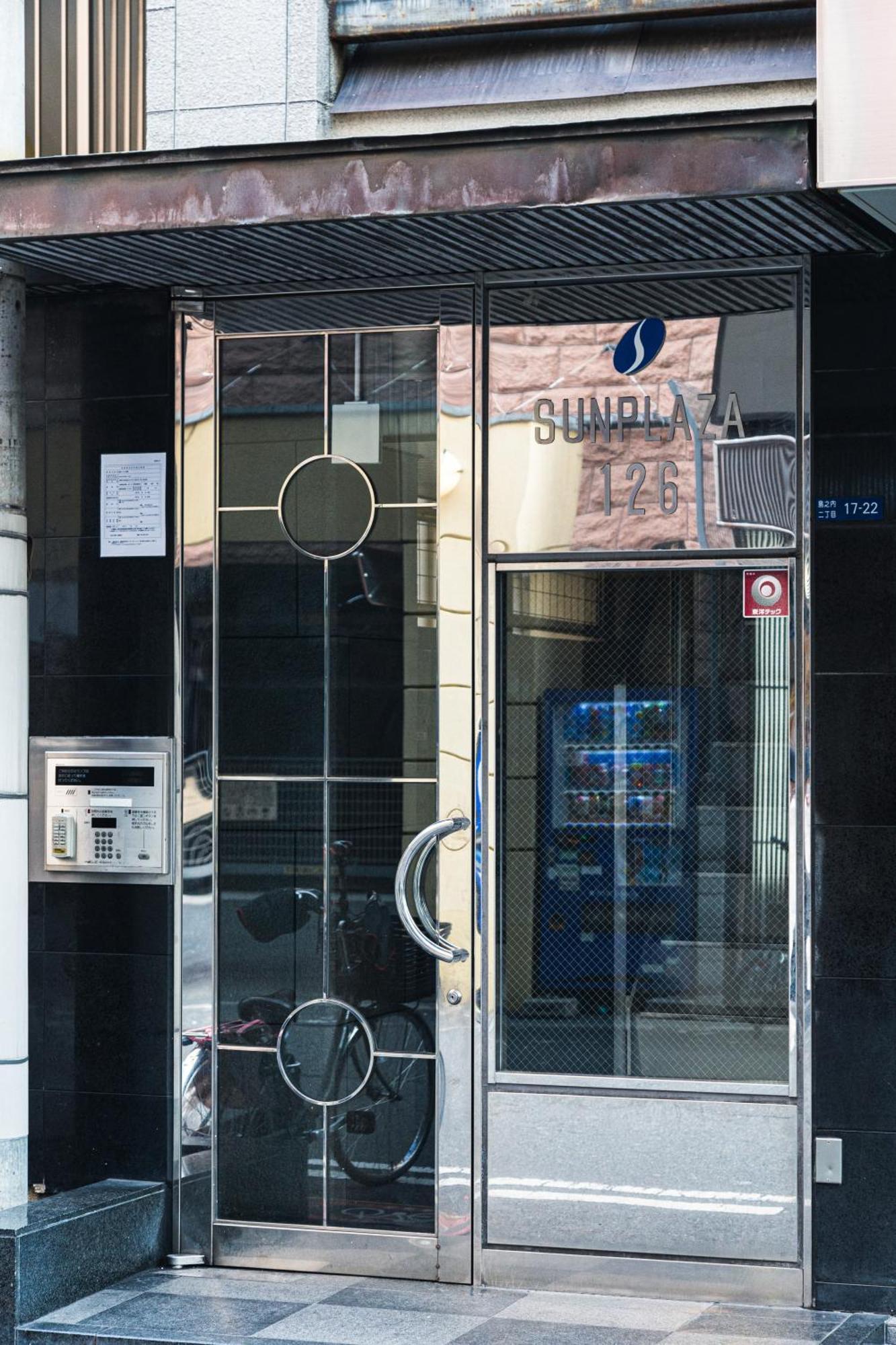 Apartment 702 道頓堀側のお部屋 中心地へのアクセス抜群 ダブルベッド1台 お布団1枚