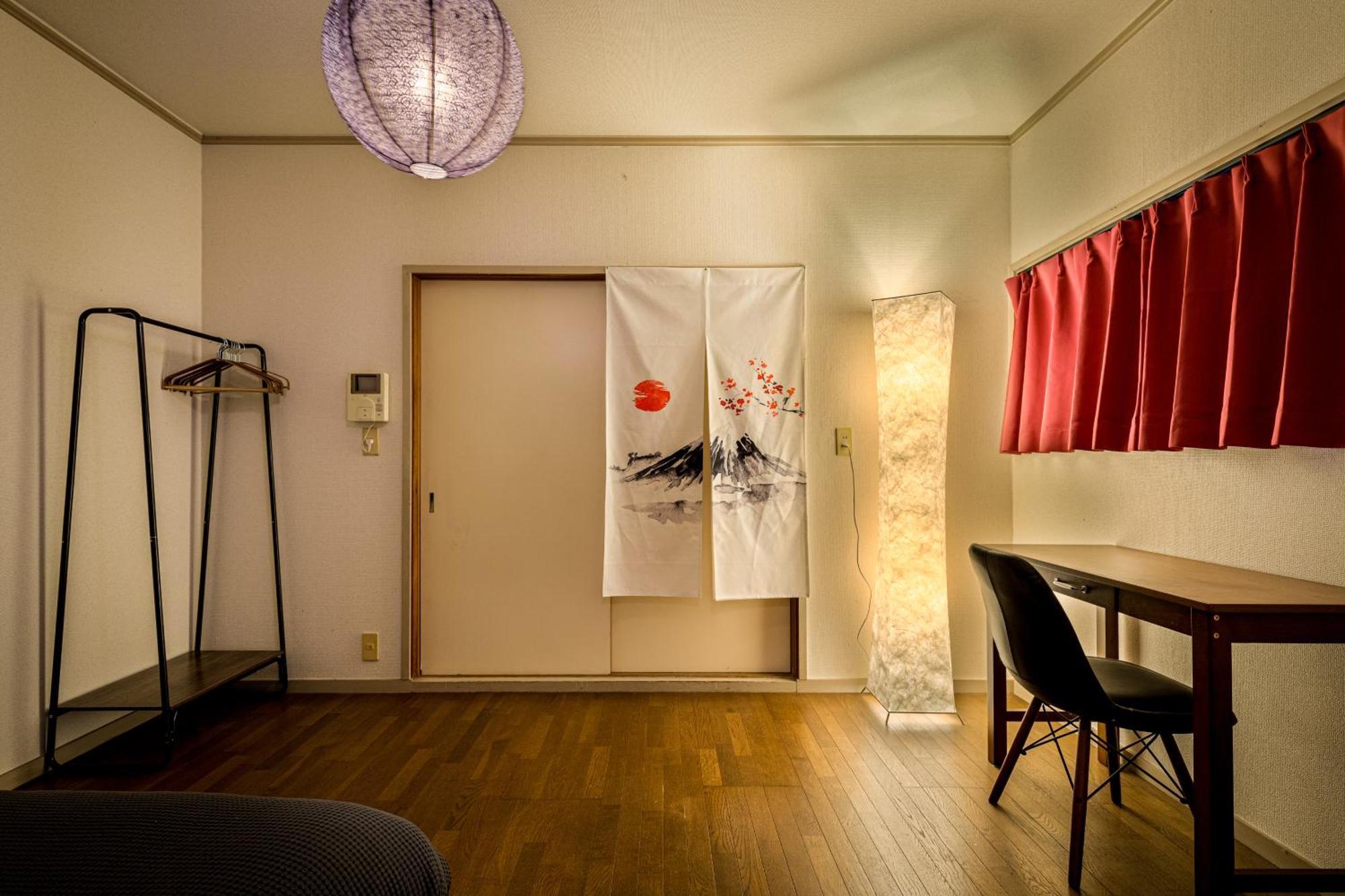 Apartment Umeda 15 Min, Airport 40 Min, Usj 30 Min, Quiet Residential Neighborhood 5ldk Japanese Style House For Groups And Families