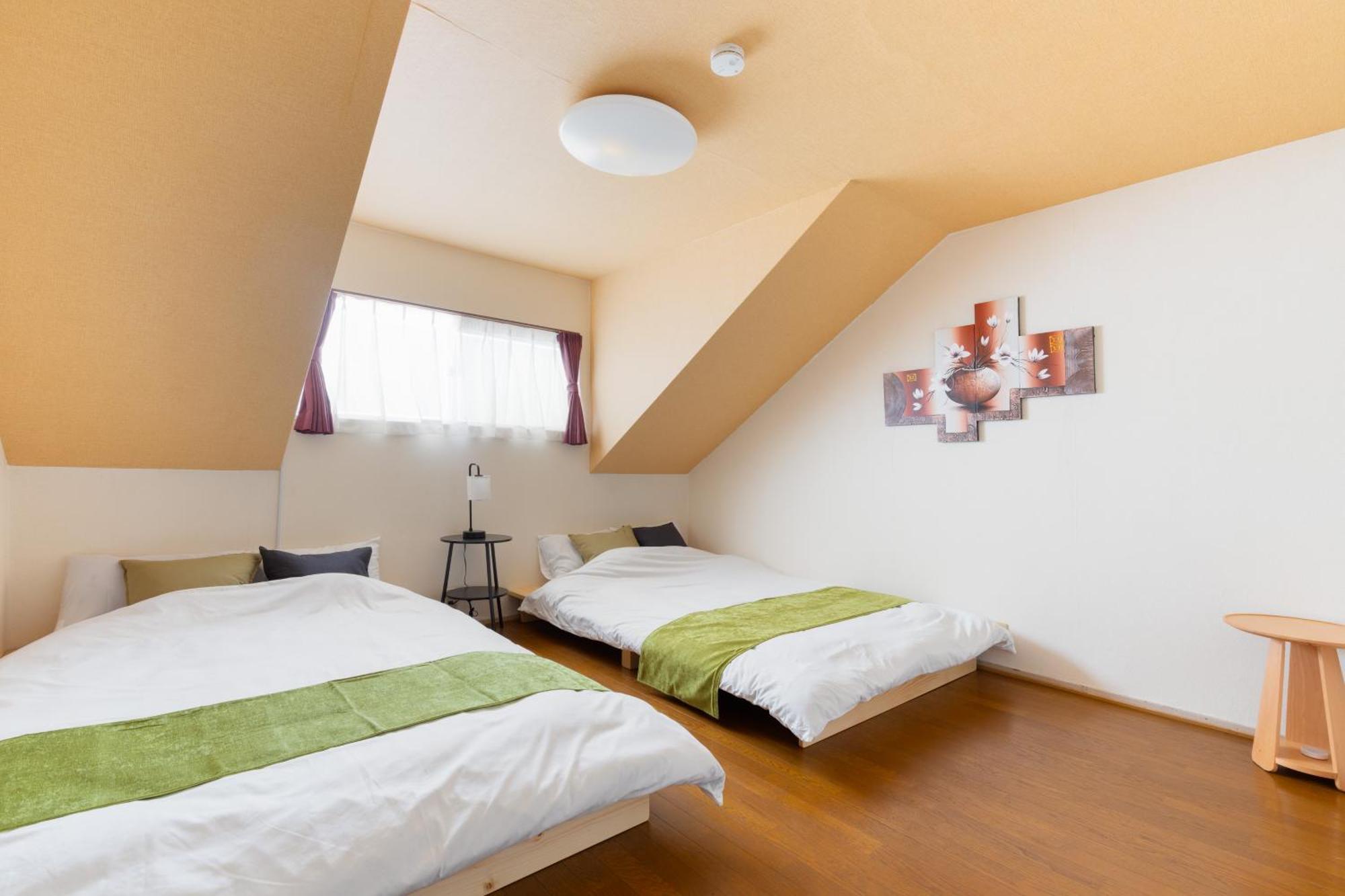 Umeda 15 Min, Airport 40 Min, Usj 30 Min, Quiet Residential Neighborhood 5ldk Japanese Style House For Groups And Families