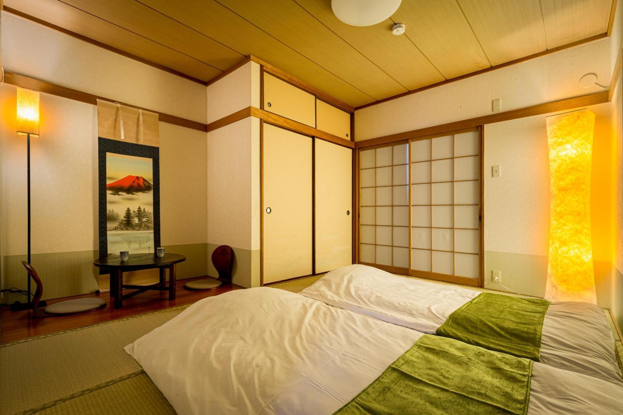 Apartment Umeda 15 Min, Airport 40 Min, Usj 30 Min, Quiet Residential Neighborhood 5ldk Japanese Style House For Groups And Families Osaka