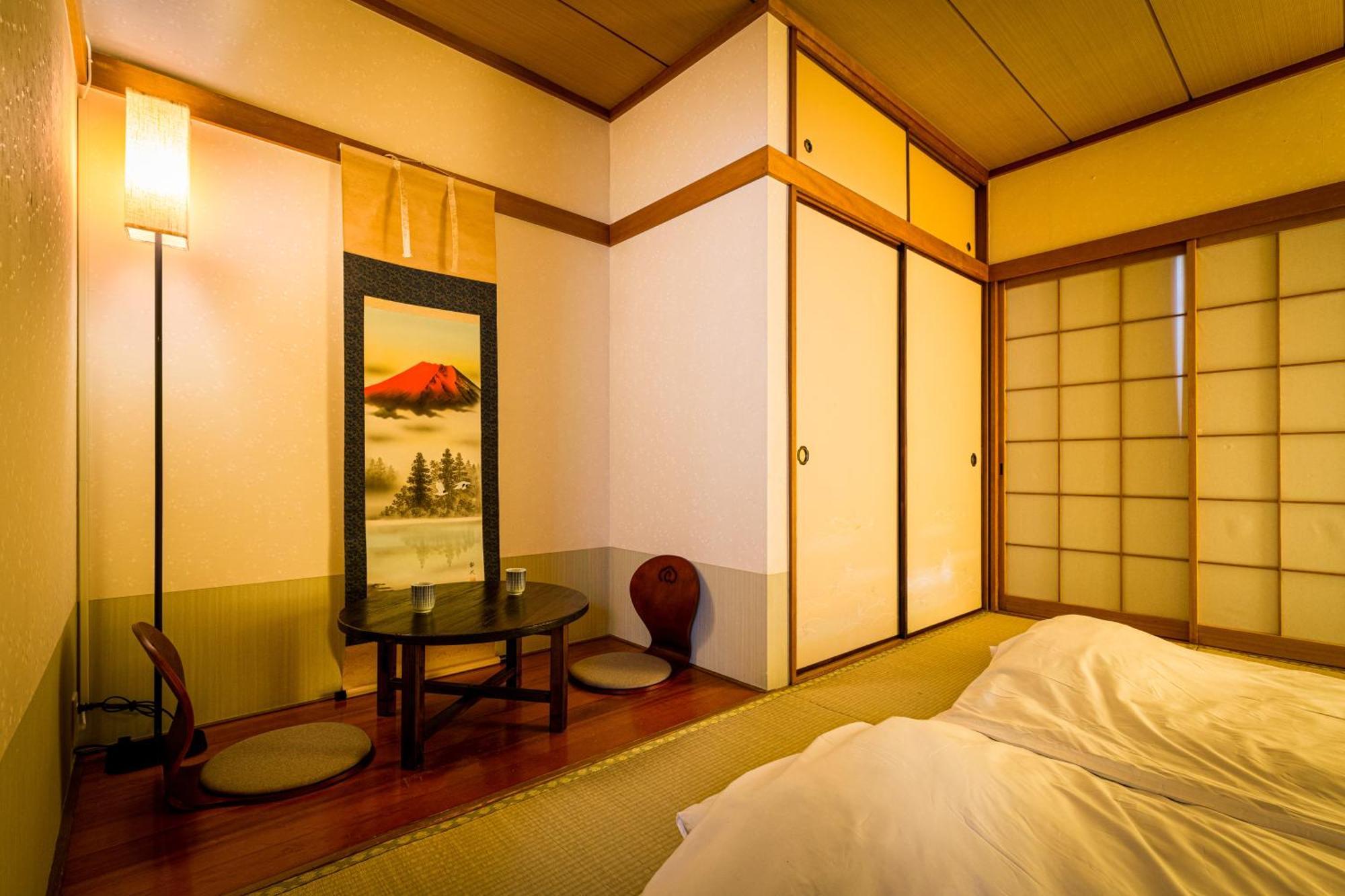 Umeda 15 Min, Airport 40 Min, Usj 30 Min, Quiet Residential Neighborhood 5ldk Japanese Style House For Groups And Families *