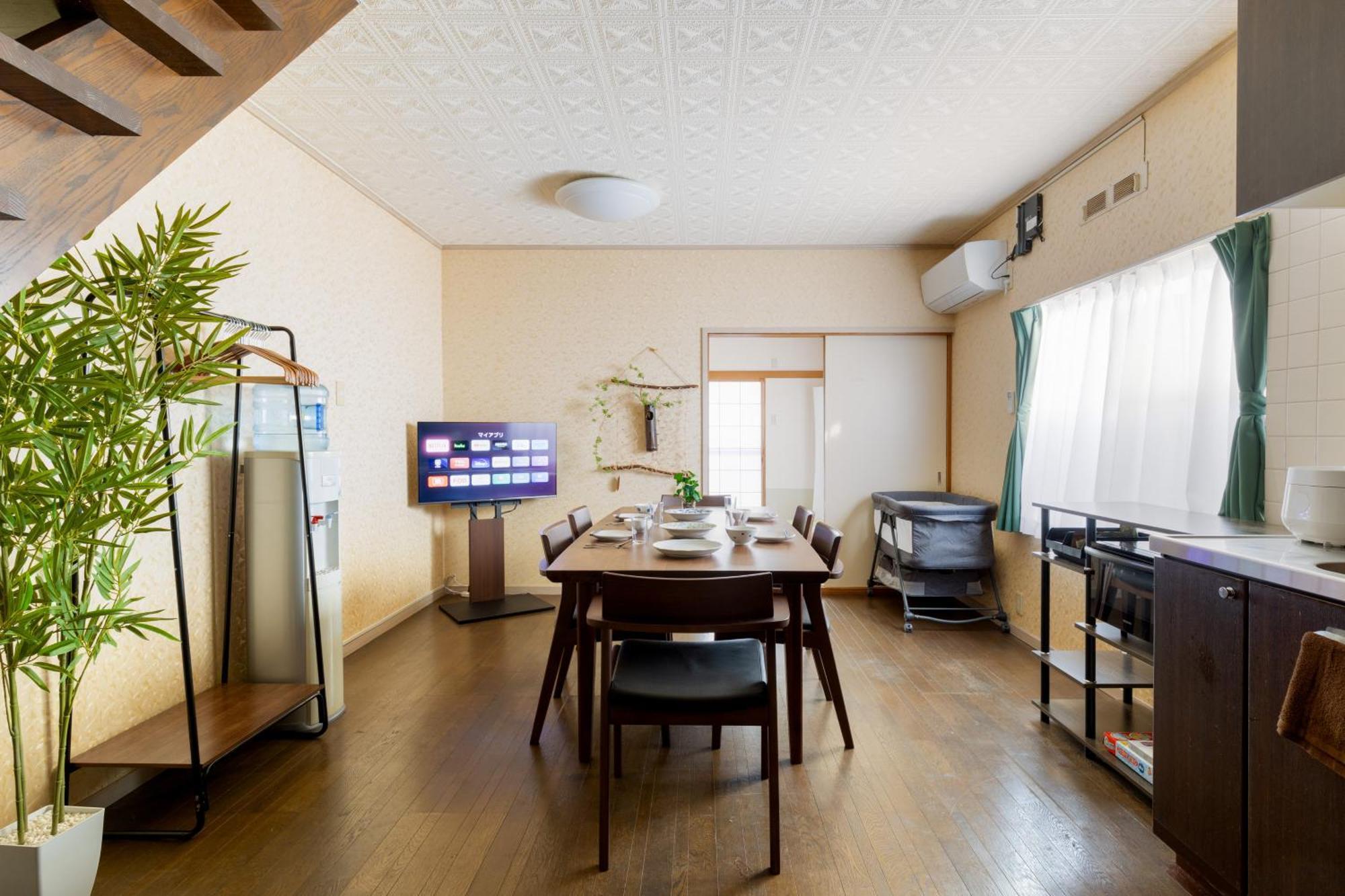 Umeda 15 Min, Airport 40 Min, Usj 30 Min, Quiet Residential Neighborhood 5ldk Japanese Style House For Groups And Families *
