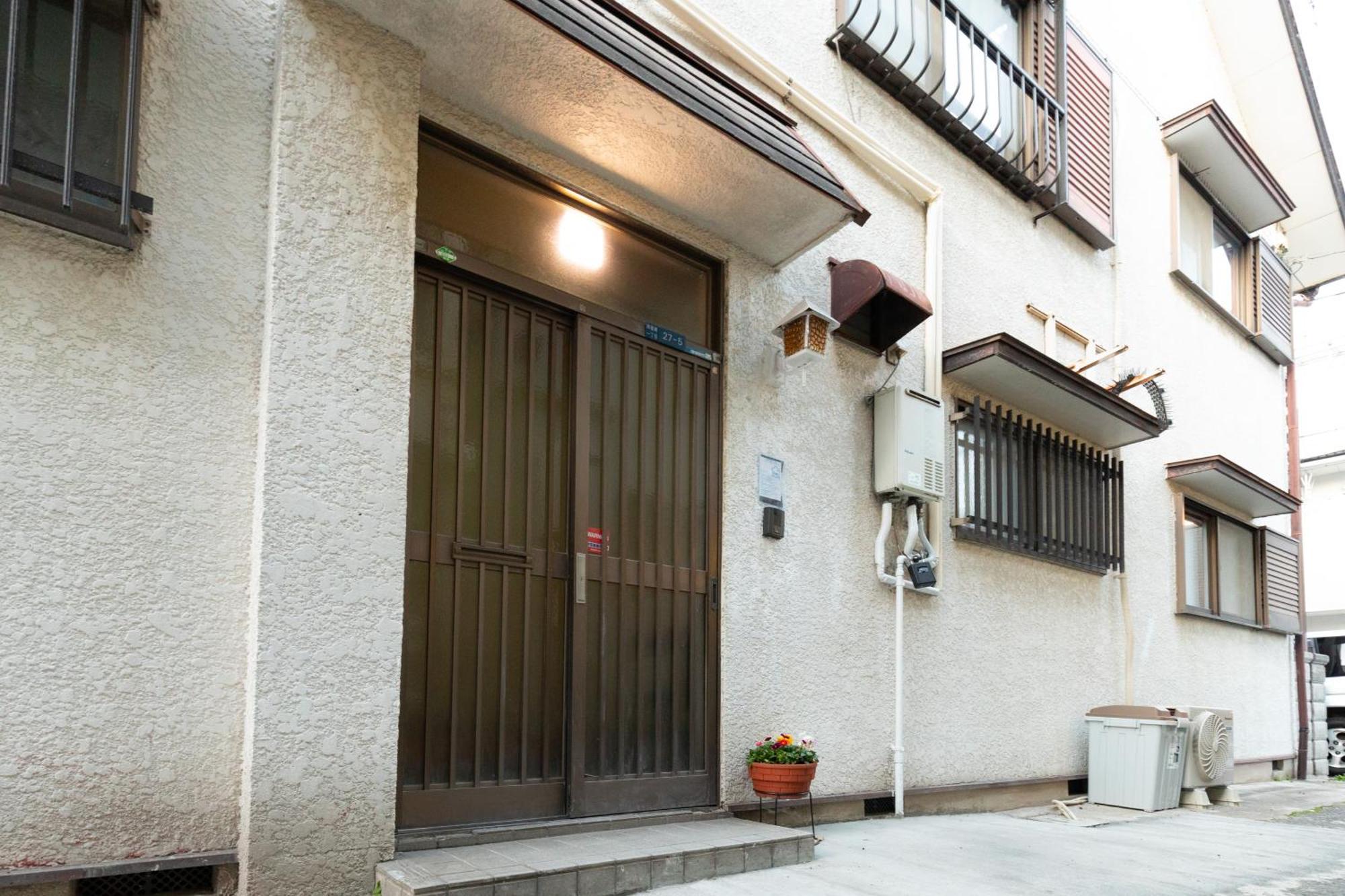 Apartment Umeda 15 Min, Airport 40 Min, Usj 30 Min, Quiet Residential Neighborhood 5ldk Japanese Style House For Groups And Families Osaka