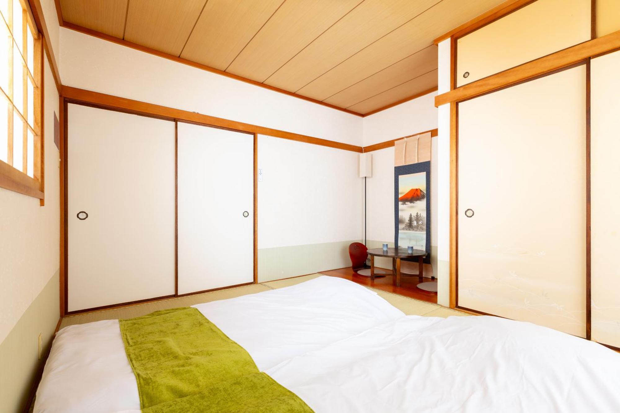 Umeda 15 Min, Airport 40 Min, Usj 30 Min, Quiet Residential Neighborhood 5ldk Japanese Style House For Groups And Families Apartment *