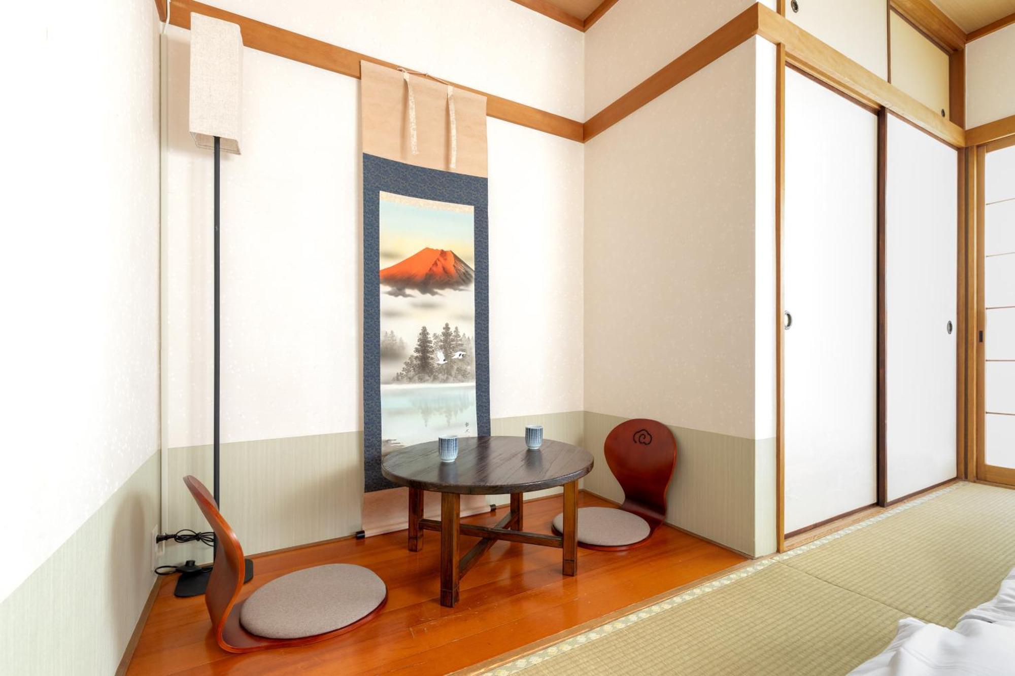 Umeda 15 Min, Airport 40 Min, Usj 30 Min, Quiet Residential Neighborhood 5ldk Japanese Style House For Groups And Families Osaka