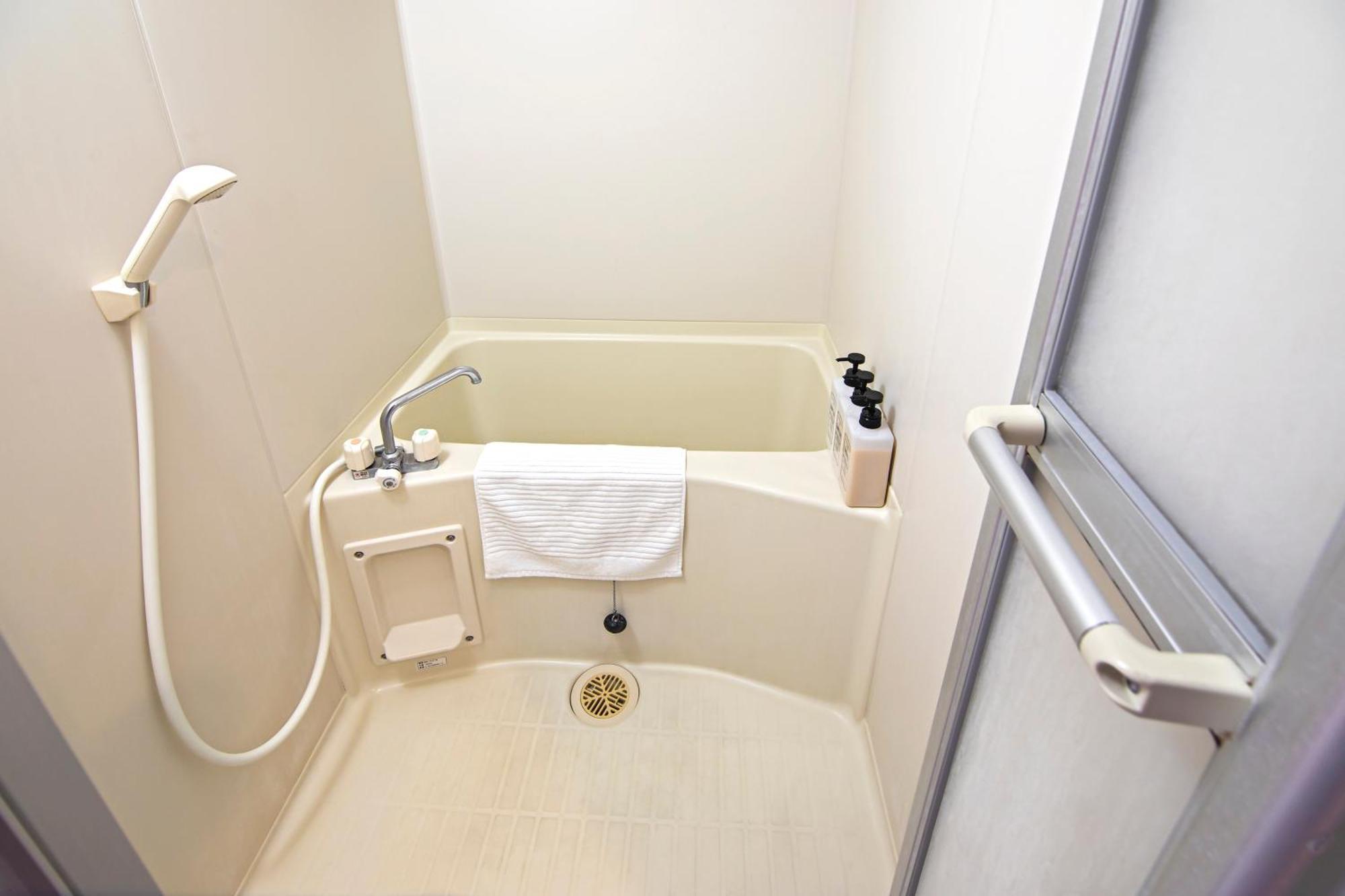 Apartment Namba 3 Min Walk From Imamiya Or Daikokucho Station Osaka