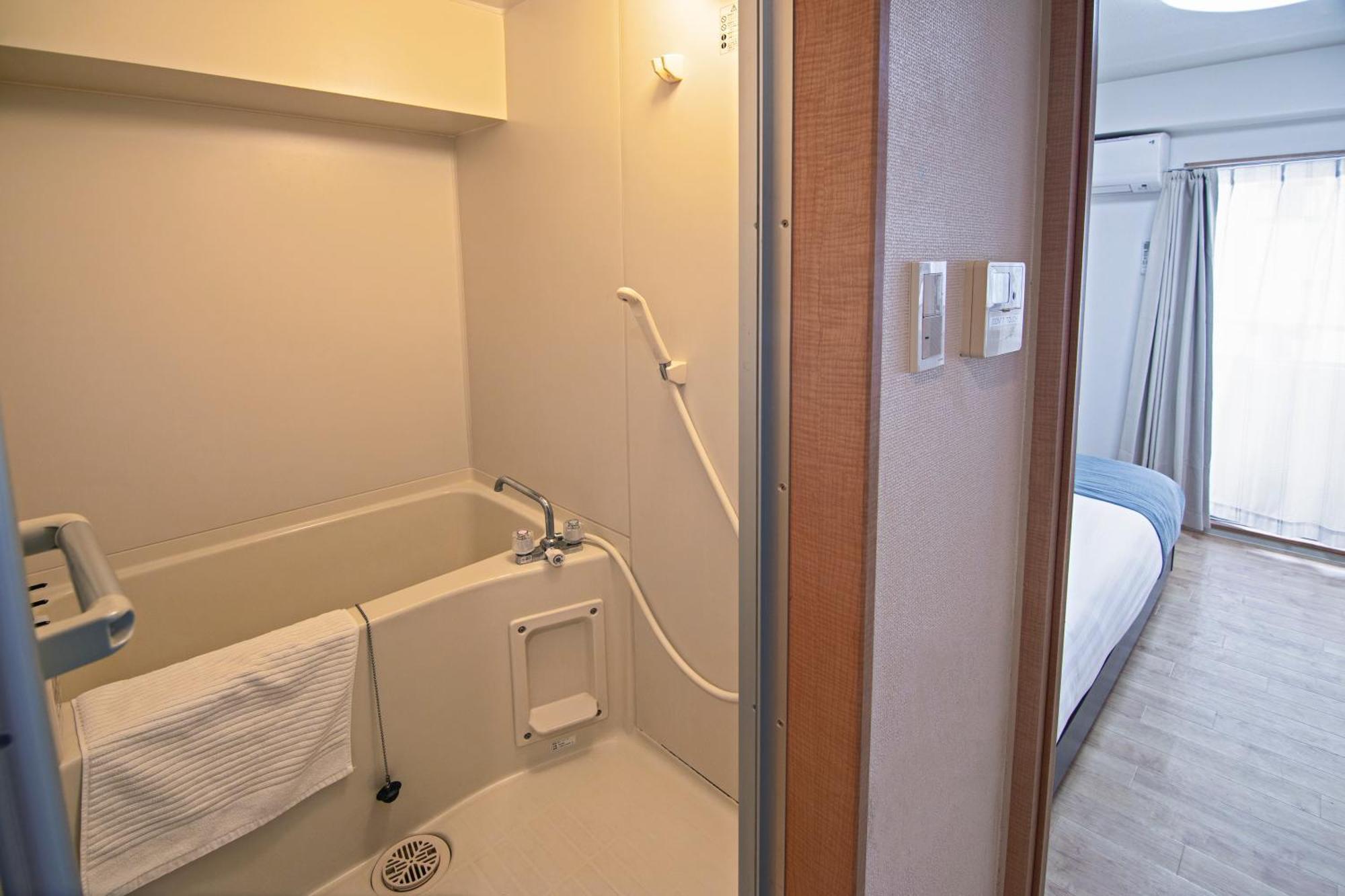 Namba 3 Min Walk From Imamiya Or Daikokucho Station * Osaka
