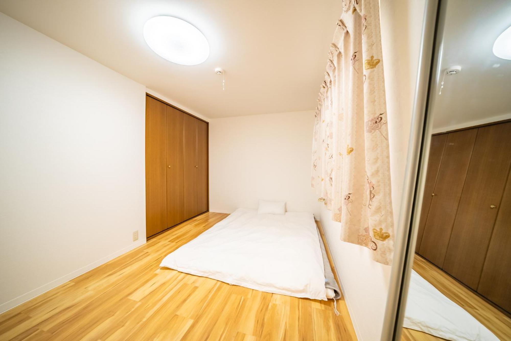 Apartment 梟の宿 岛之内2号馆 步行200m至道顿堀! 徒步5分钟日本桥站! 心斋桥8分钟 黑门市场15分种徒步圈内 !中央区66平方2间房可住7人 Osaka