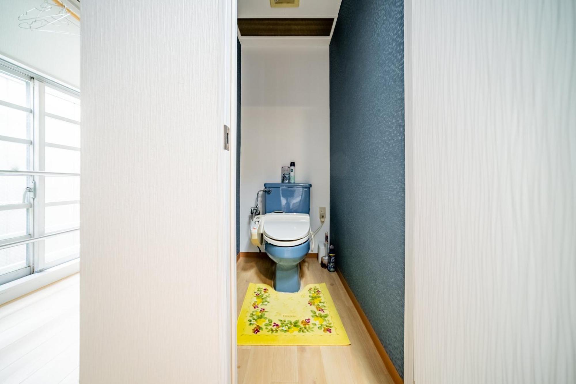 Apartment 梟の宿 岛之内1号馆 步行200m至道顿堀!徒步5分钟日本桥站! 心斋桥8分钟 黑门市场15分种徒步圈内 !中央区古风民宅220平方6间房可住20人 Osaka
