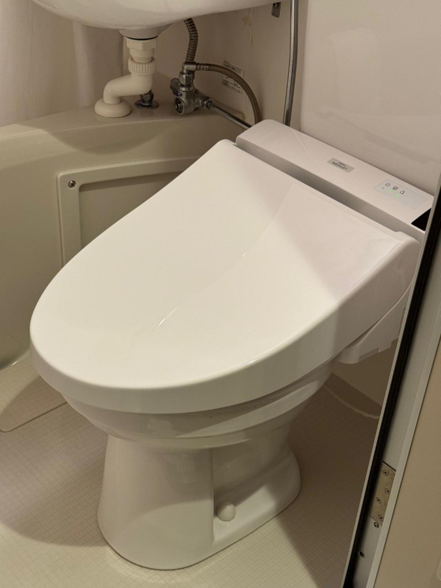 R Hotel-the Atelier Shinsaibashi East Hotel 3*