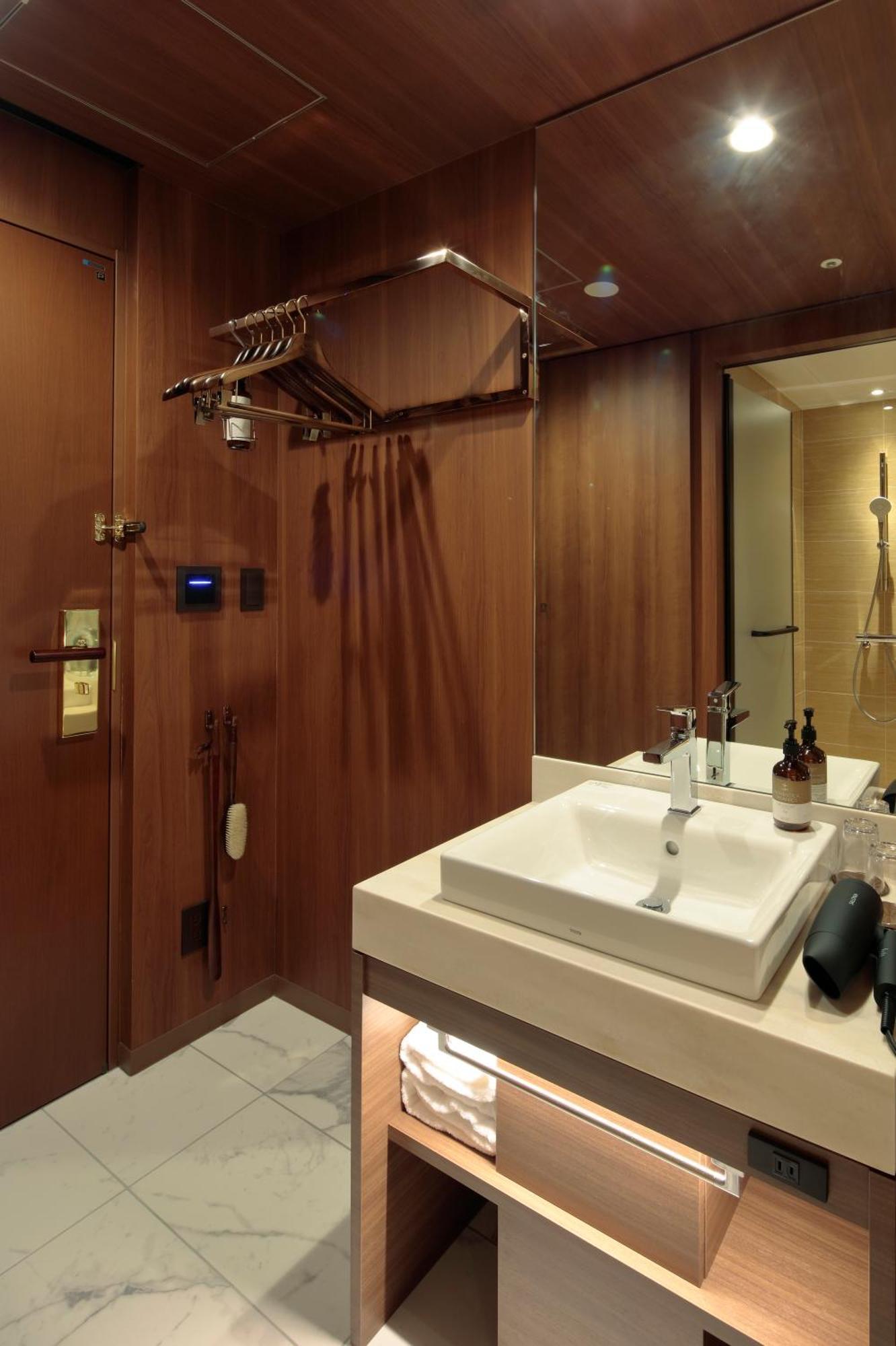 Candeo Shinsaibashi Hotel 4*