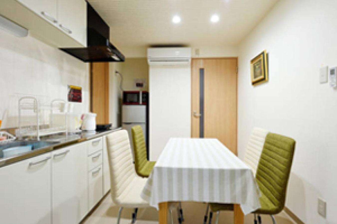 Shinsaibashi East Apartment
