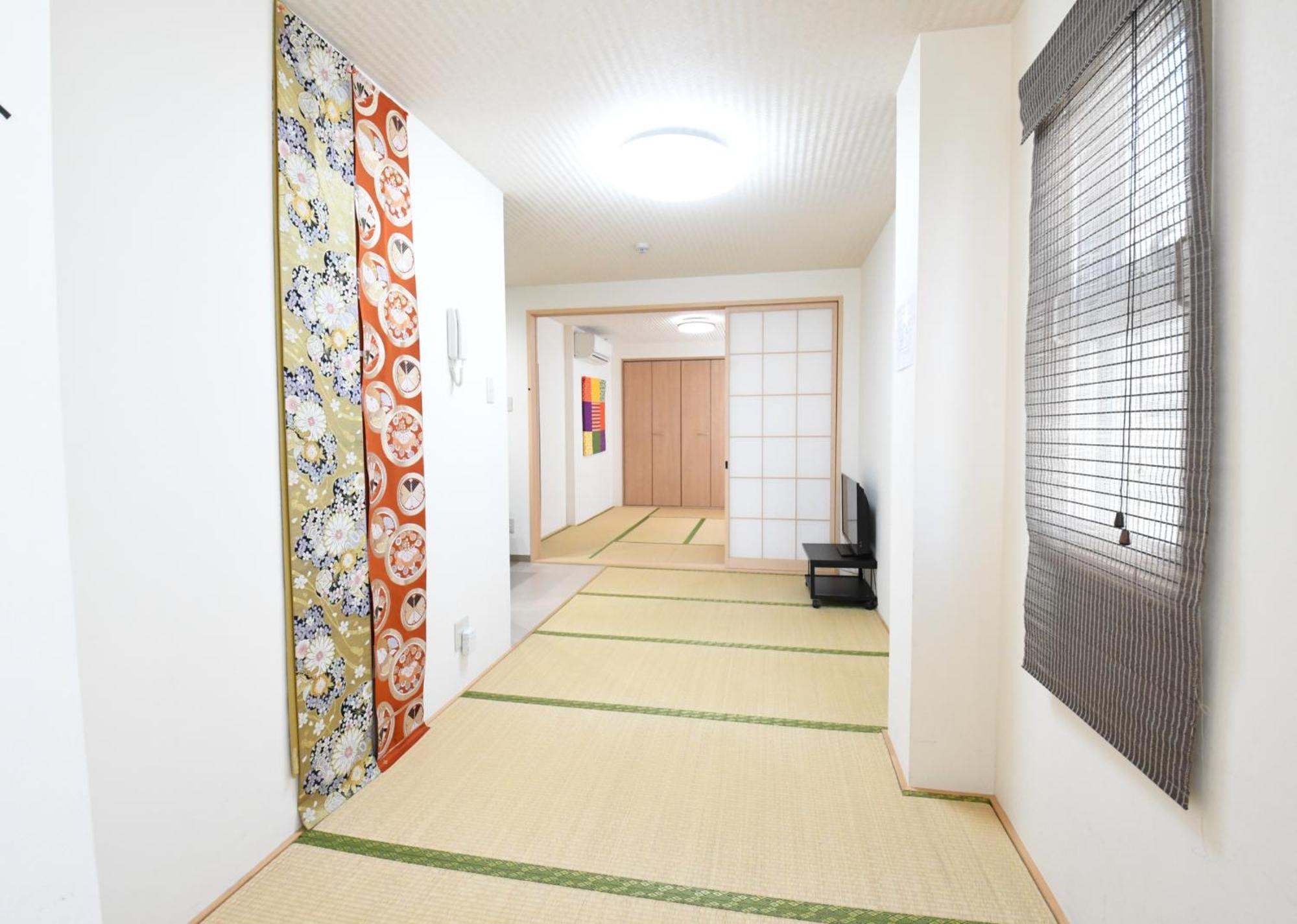 Apartment Shinsaibashi East *