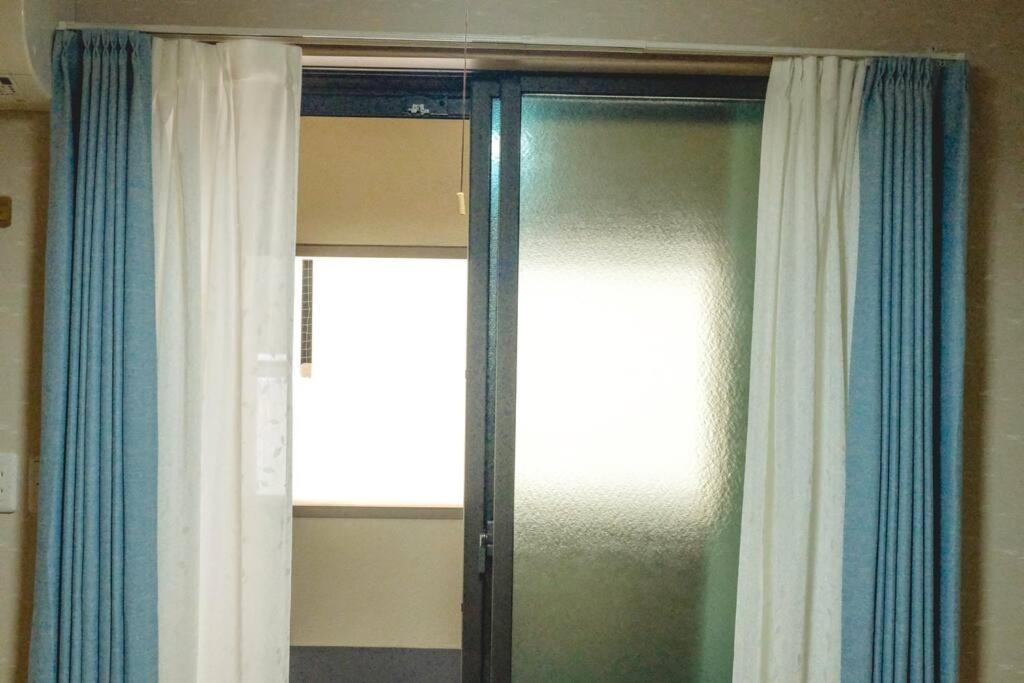 Villa 【color Inn】难波站、高岛屋步行5分钟，新装修独栋别墅150平4房可住11人，空间宽敞设施齐全，八阪神社步行1分钟 Osaka