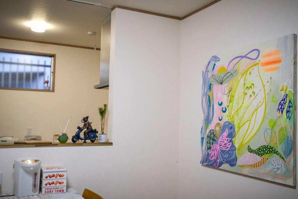 【color Inn】难波站、高岛屋步行5分钟，新装修独栋别墅150平4房可住11人，空间宽敞设施齐全，八阪神社步行1分钟 * Osaka
