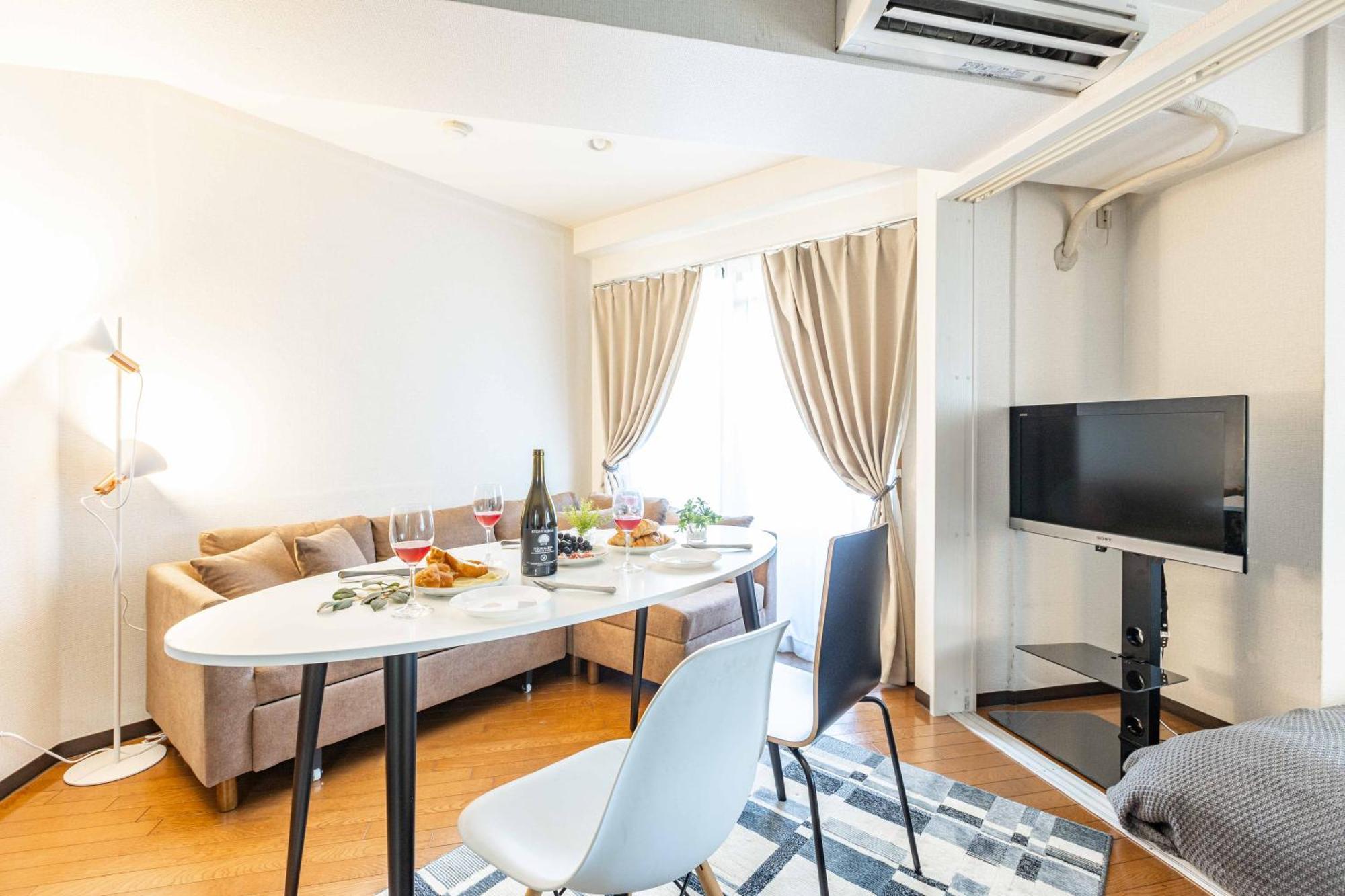 Racine難波 Apartment Osaka