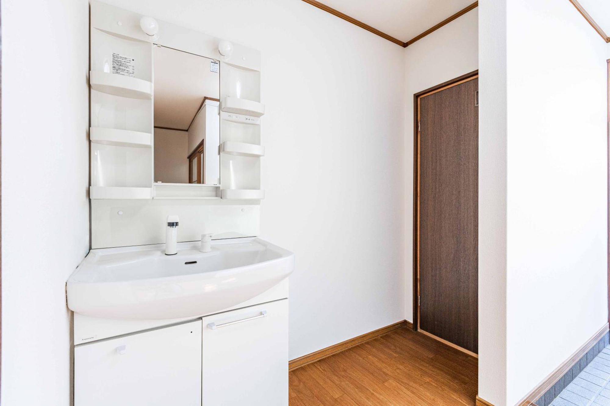 Bianco Apartment *