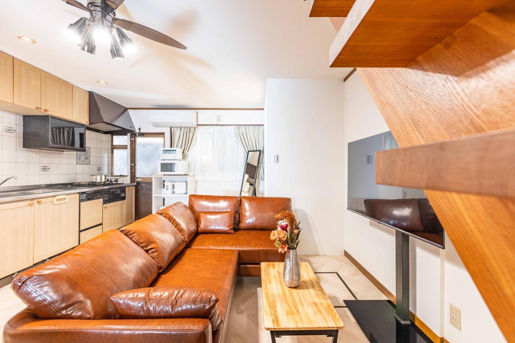 Rosso Apartment *