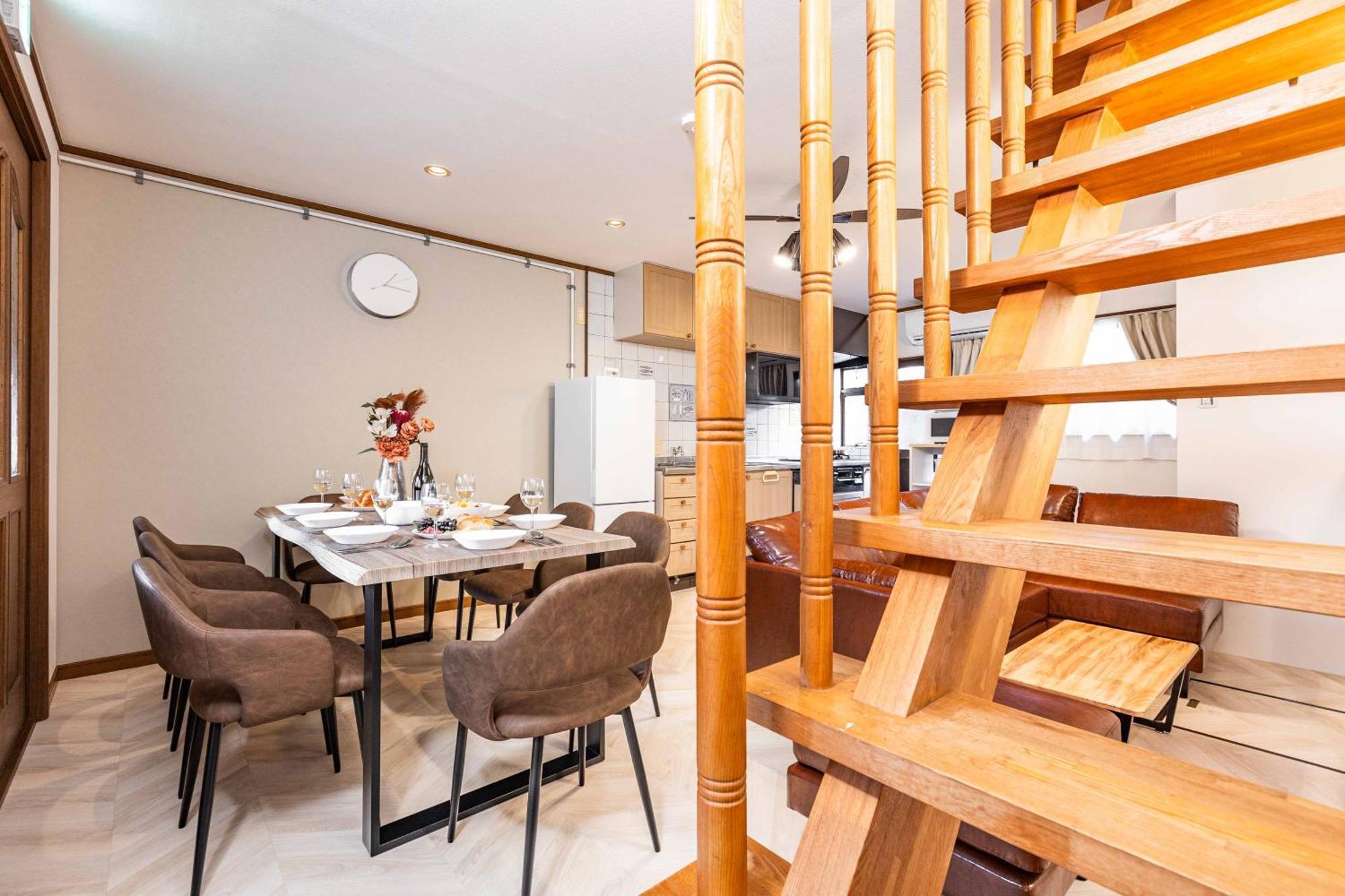 Rosso Apartment *