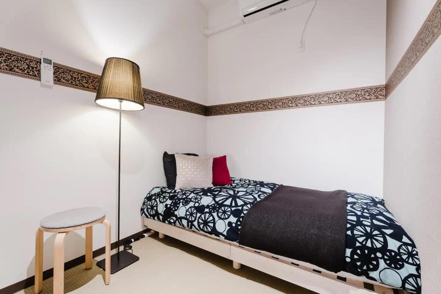 New-130m2 With 5toilets & 4 Showers-namba And Usj Nearby Holiday home Osaka