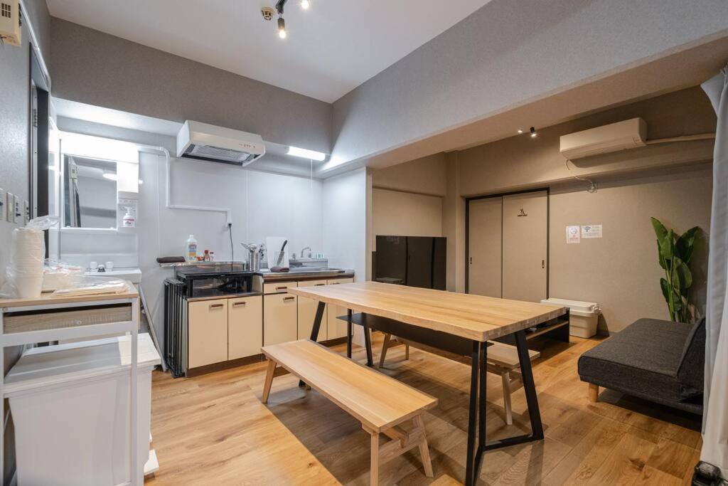 Apartment Tasoneurbanstayosaka なんば日本橋南不夜城706 Osaka