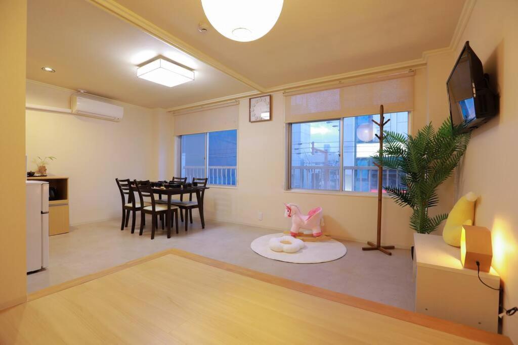 道頓堀民泊＆mini浮世絵美術館、道頓堀真ん中、心斎橋、家族旅行、family Trip 401 * Osaka