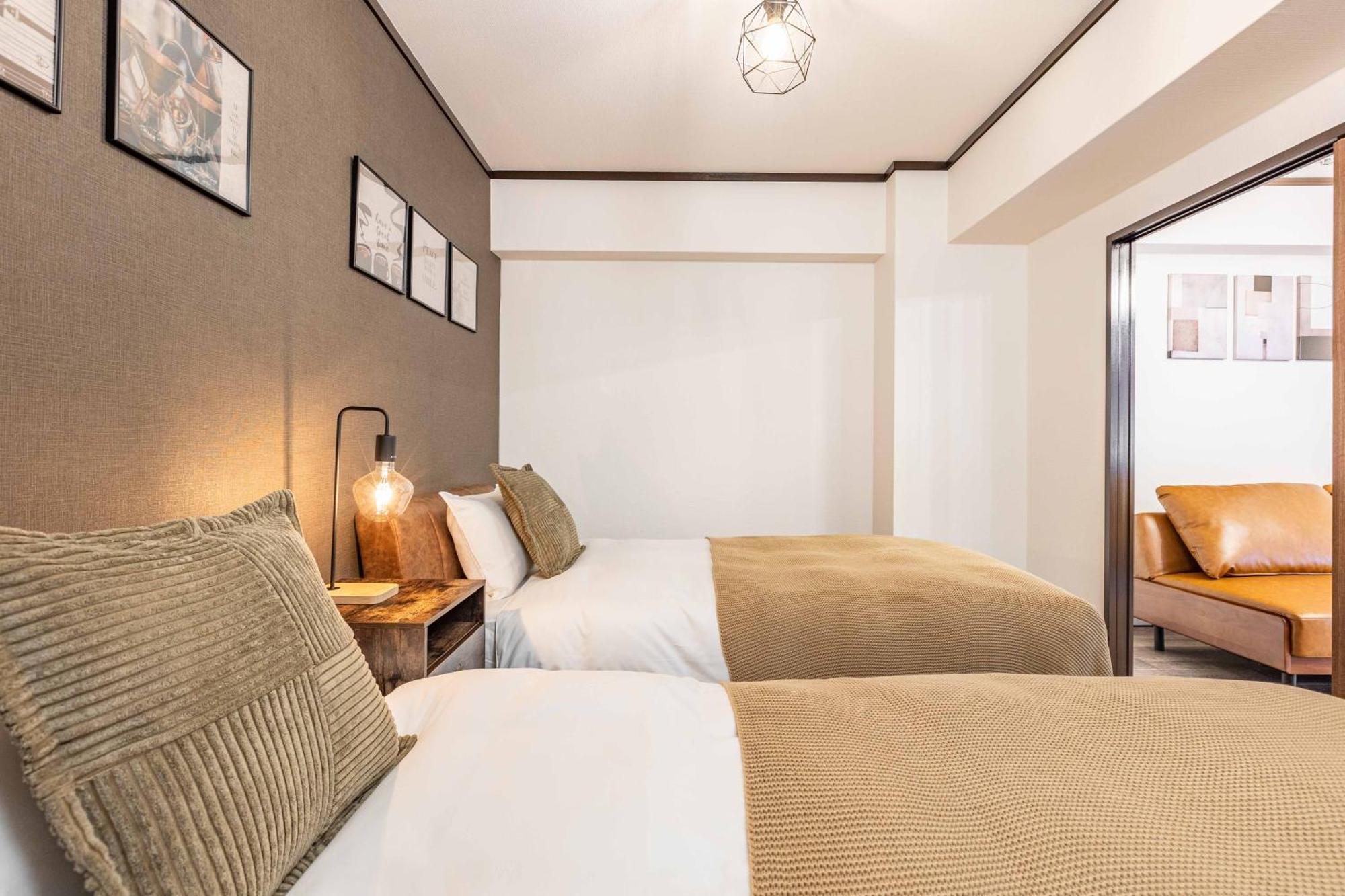Apartment River Side Namba 201