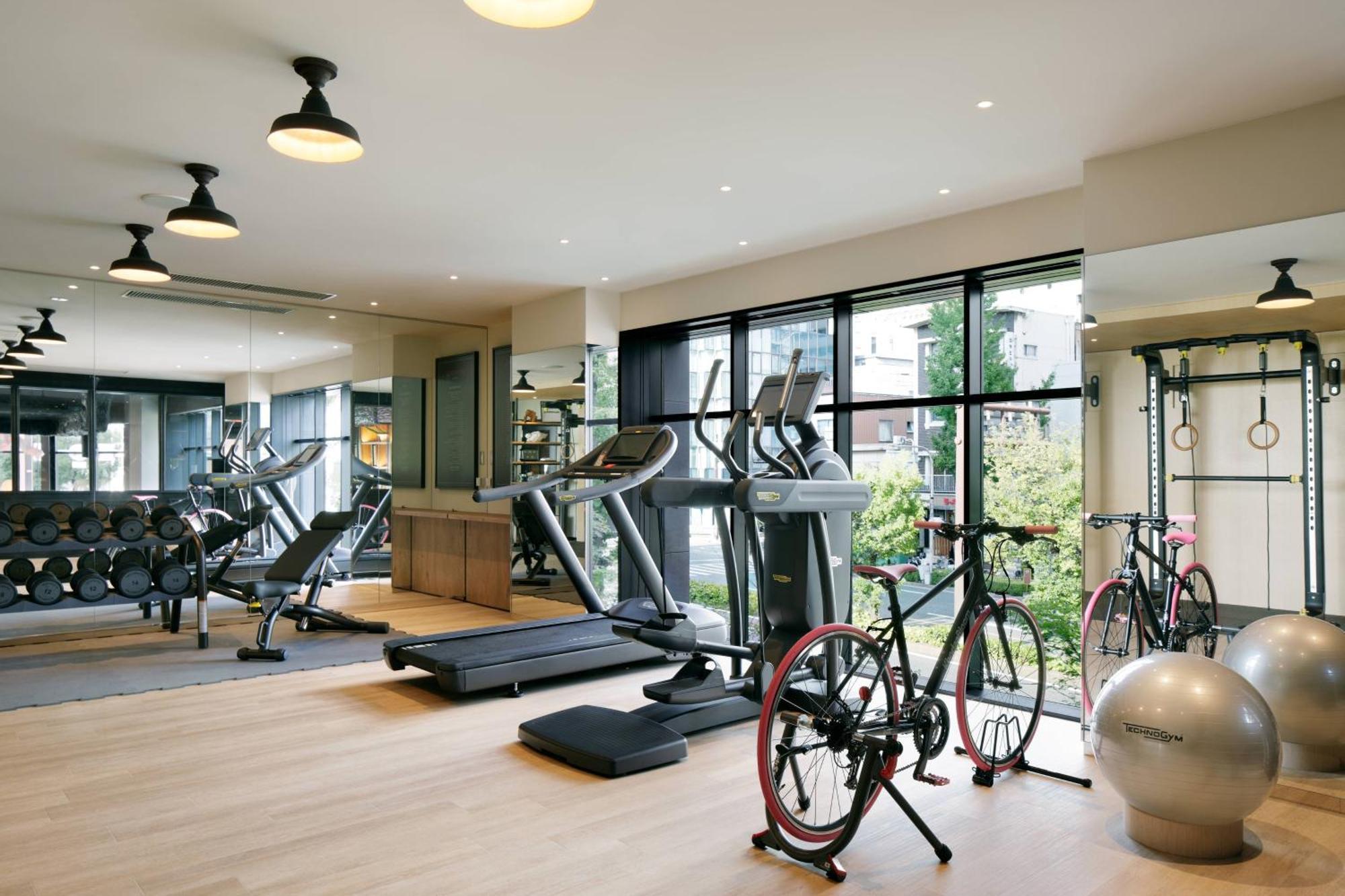 Moxy Shin Umeda Hotel