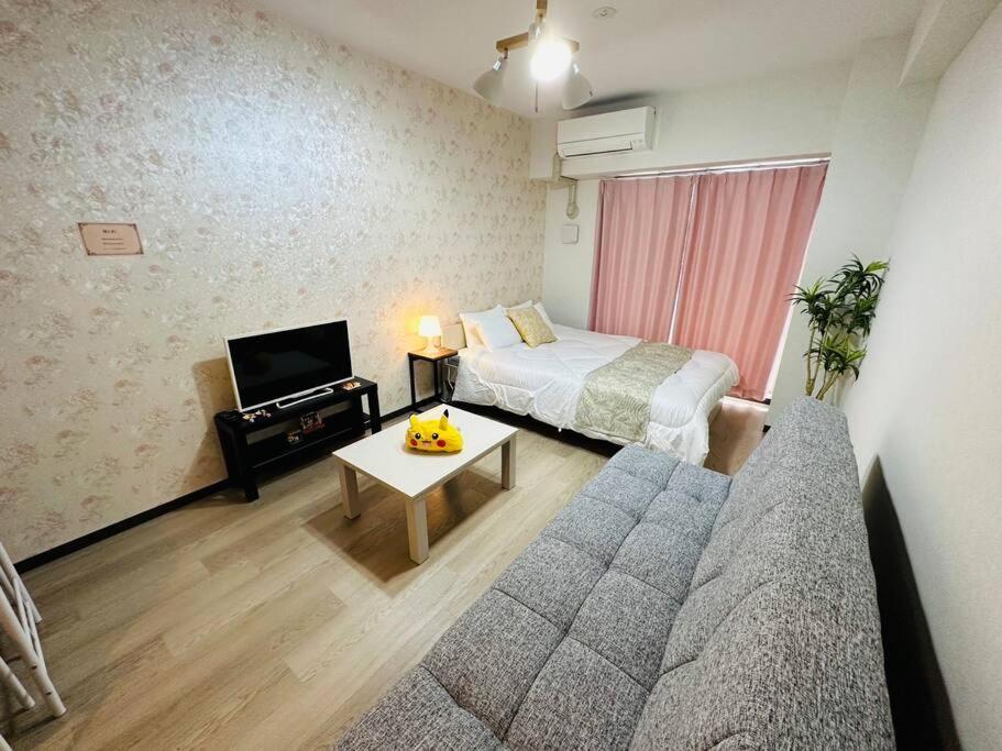 202 黒門市場1分!道頓堀まで徒歩8分!心斎橋まで徒歩9分! Apartment