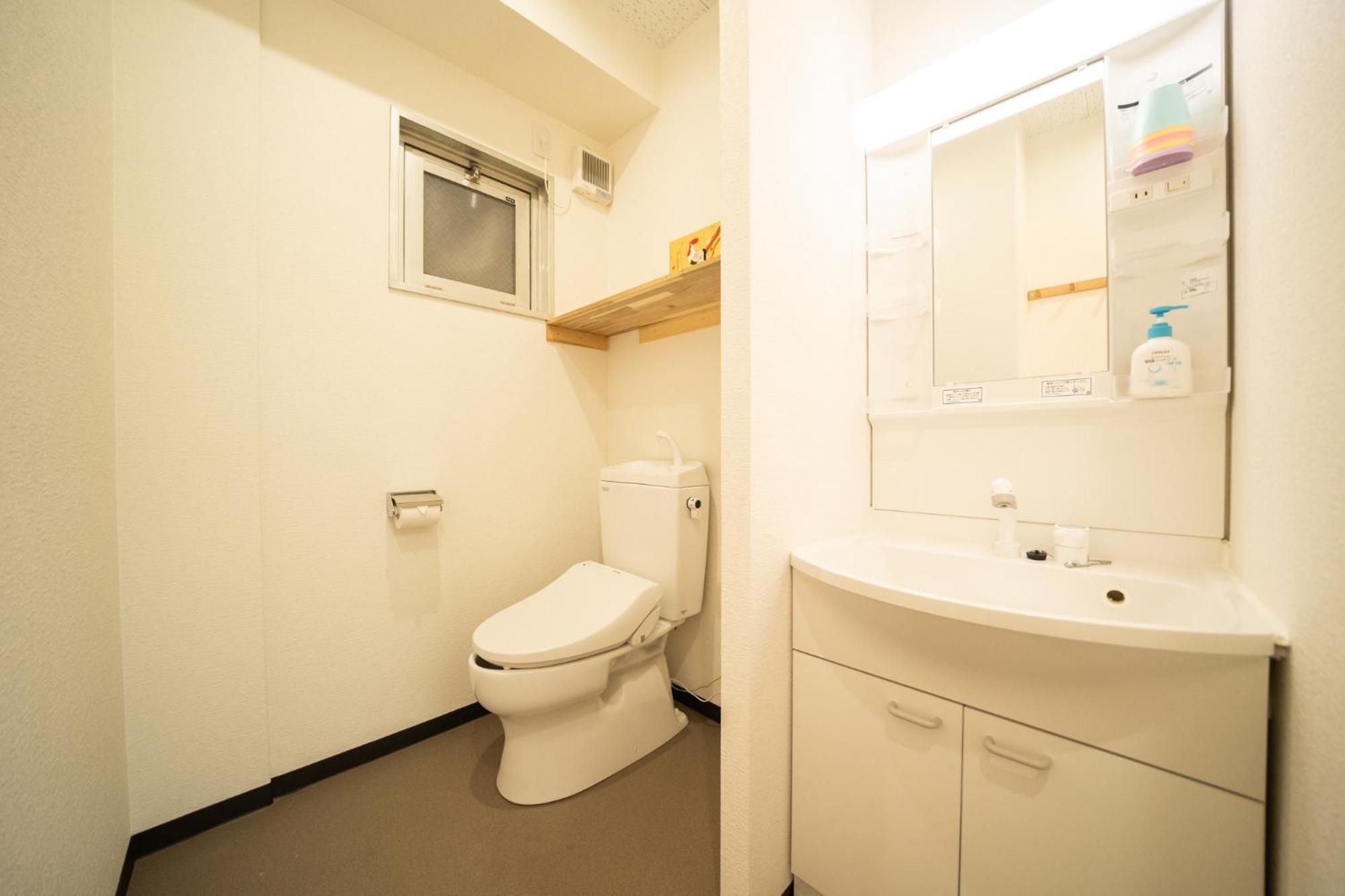 Aoda Apartment: Two-level Near Kansai Airport Apartment