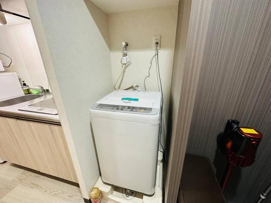 302 黒門市場1分!道頓堀まで徒歩8分!心斎橋まで徒歩9分 Apartment *
