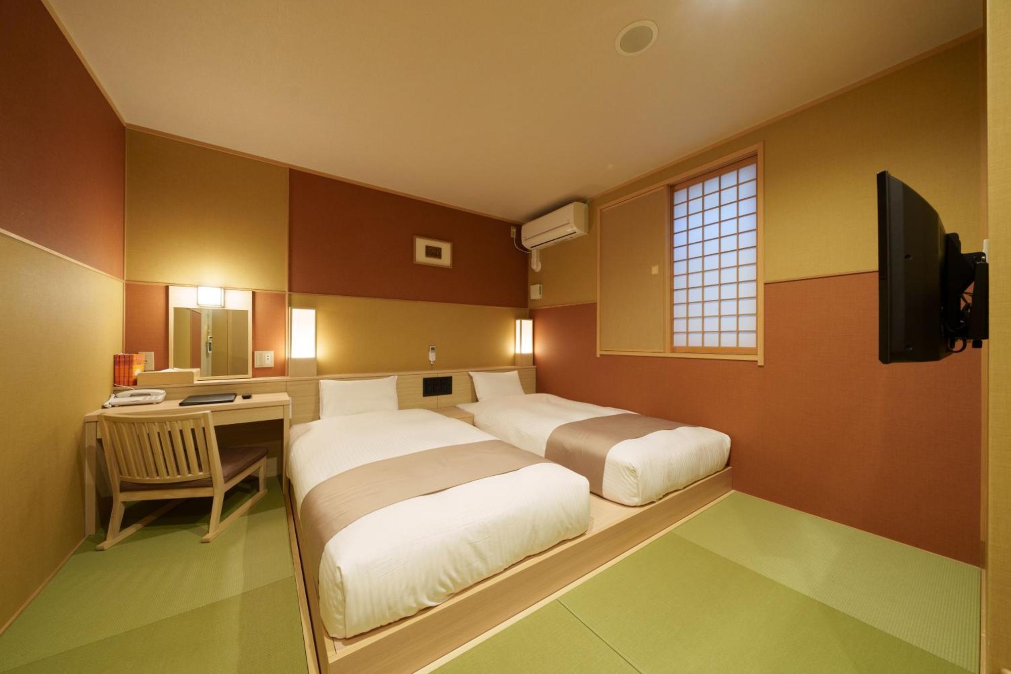 Hotel Waqoo Shitaderamachi 4*