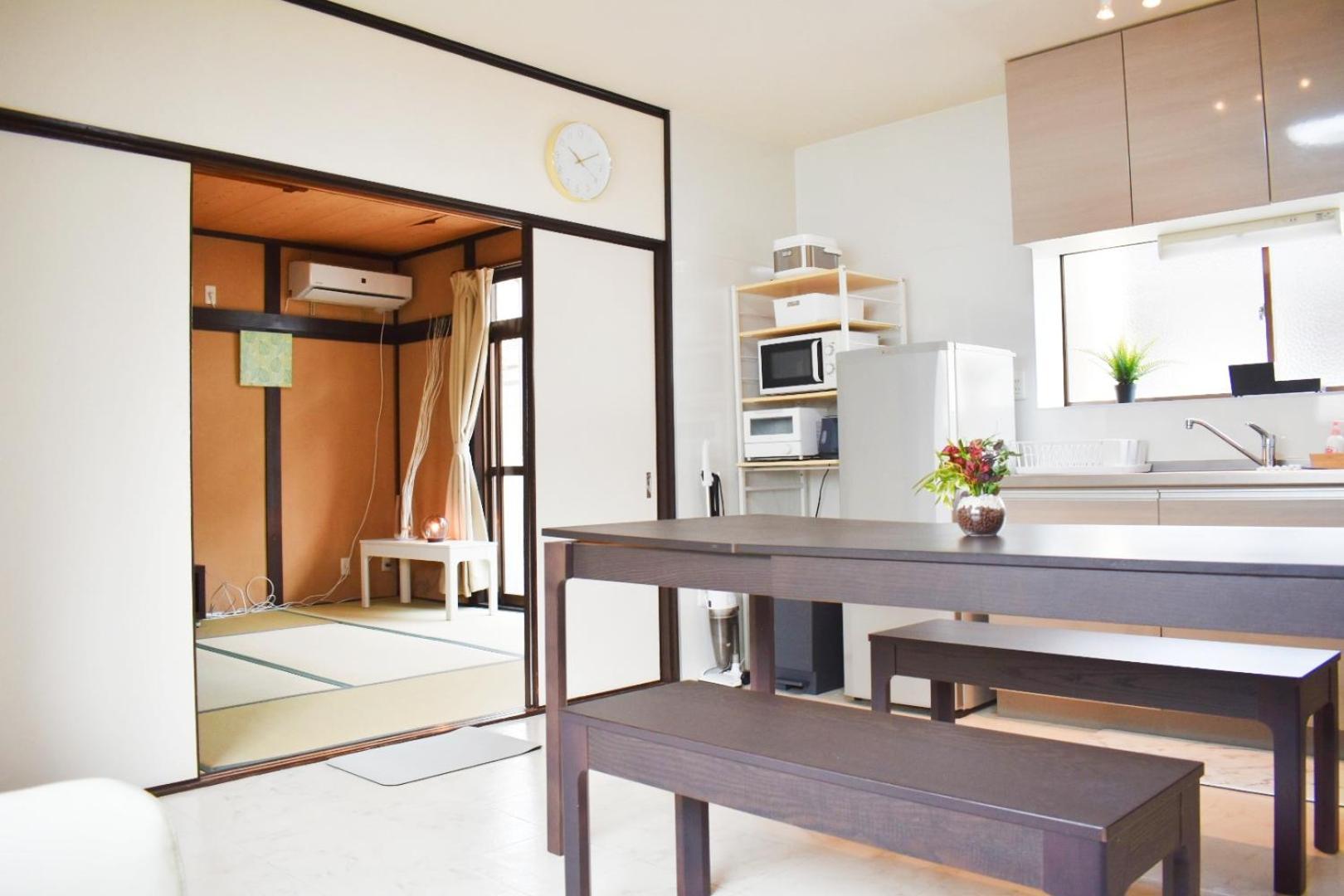 Namba East House Three-story House72