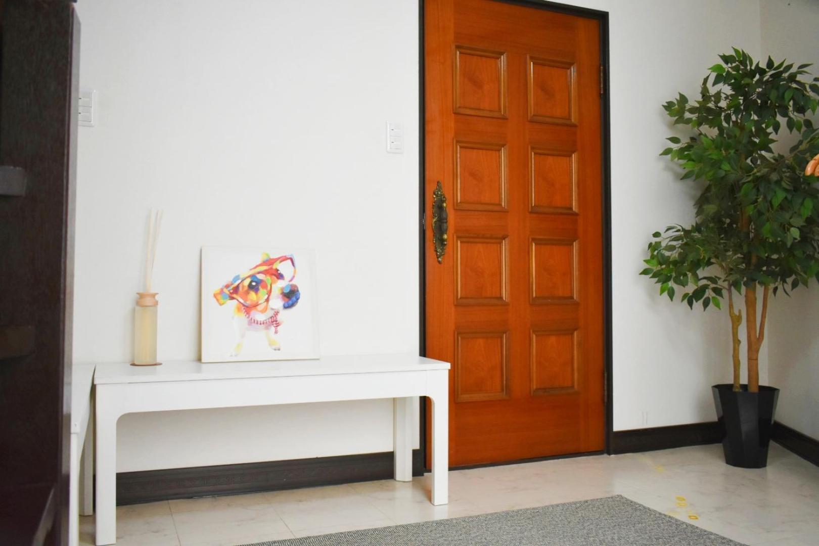 Namba East House Three-story House72 Villa *
