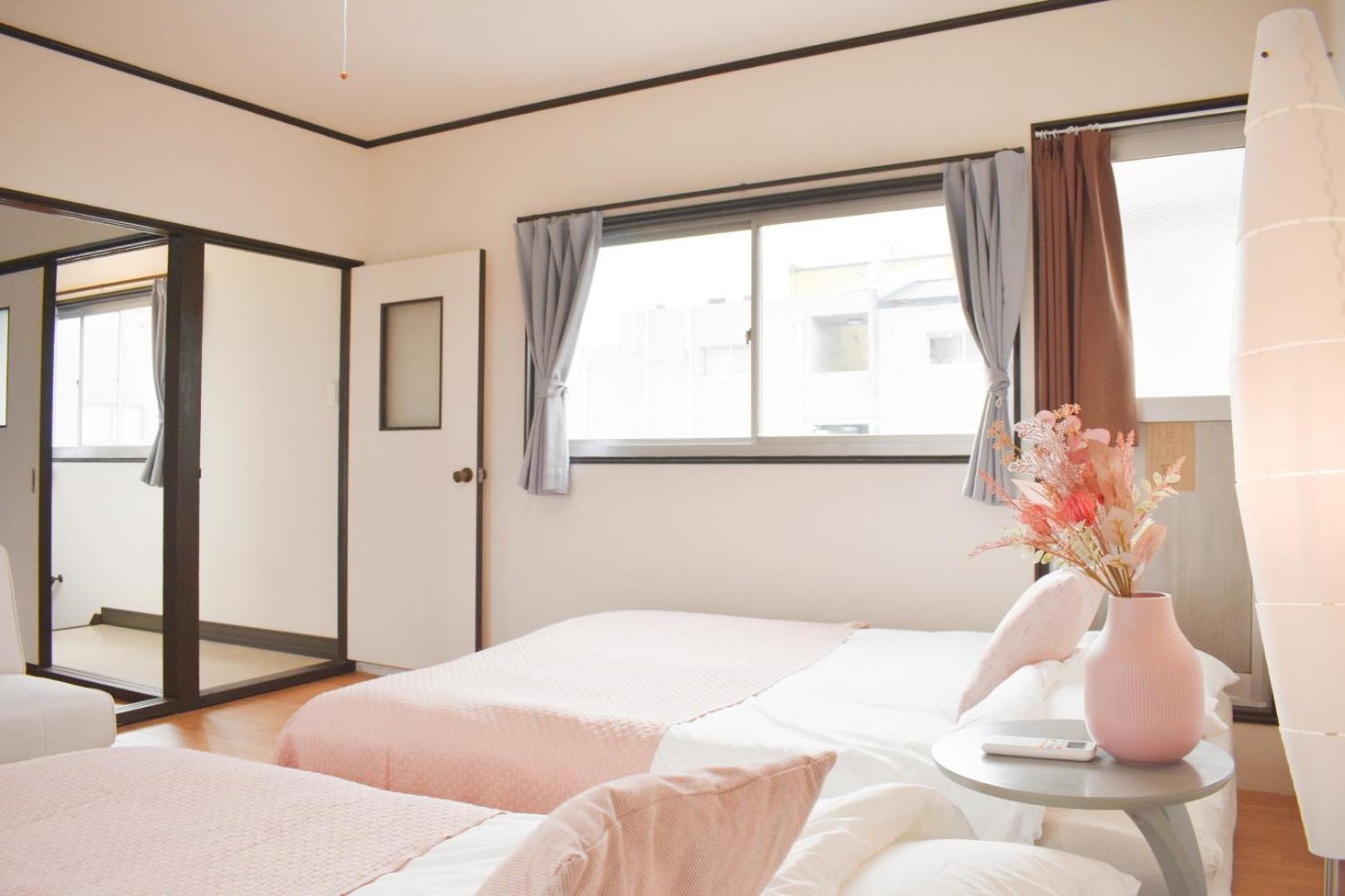 Namba East House Three-story House72 Villa *